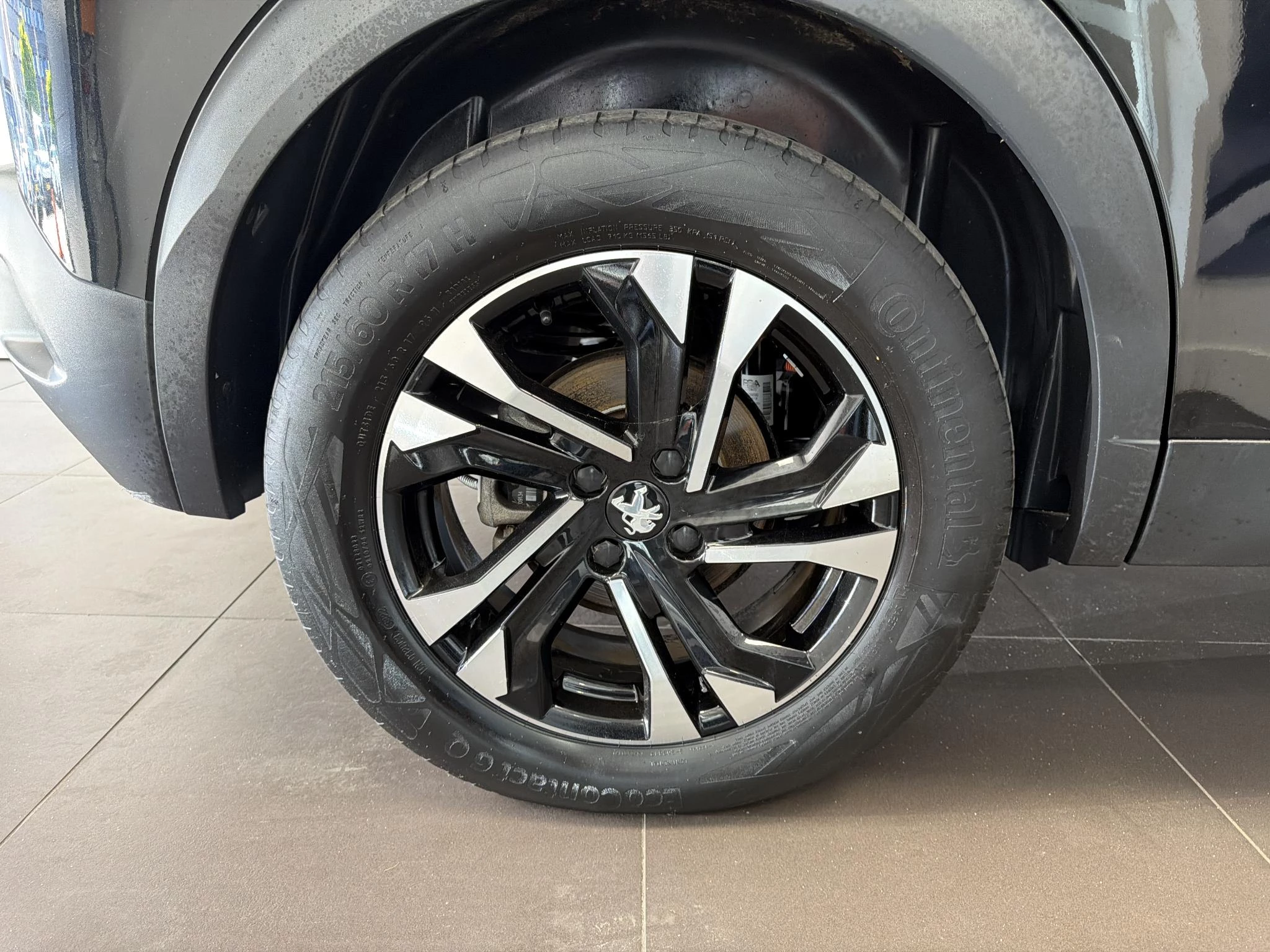 Peugeot e-2008