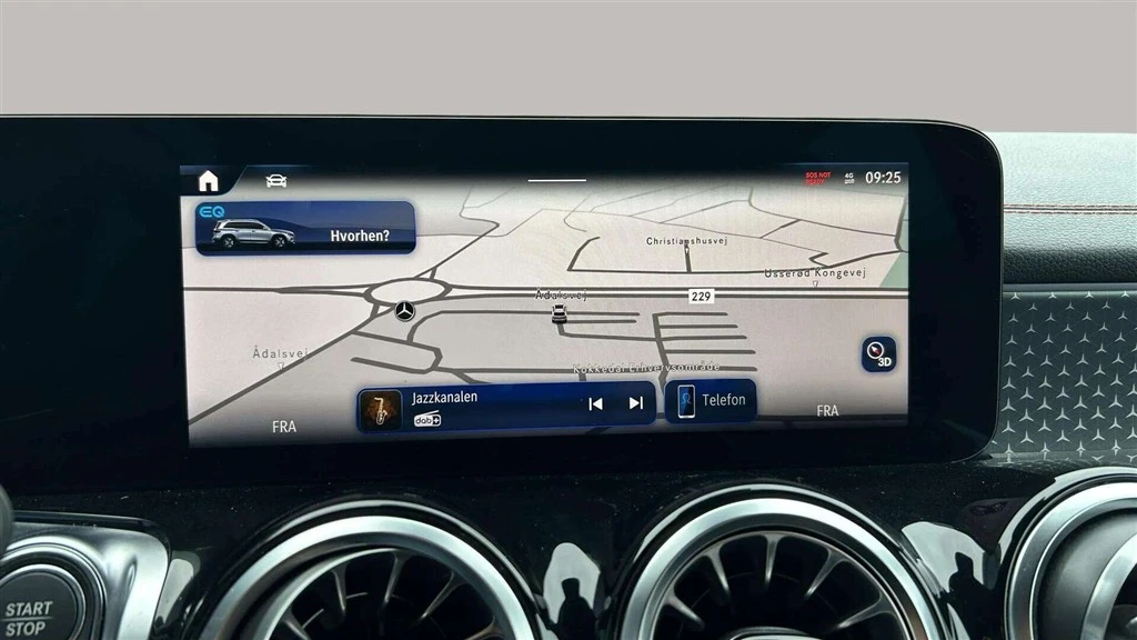 Mercedes-Benz-EQB-image-15