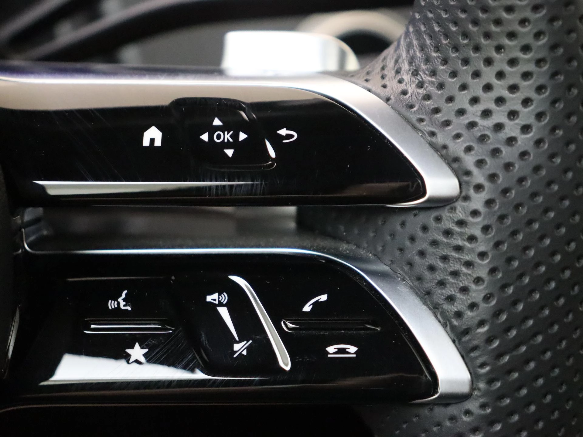 Mercedes-Benz-EQE-image-13