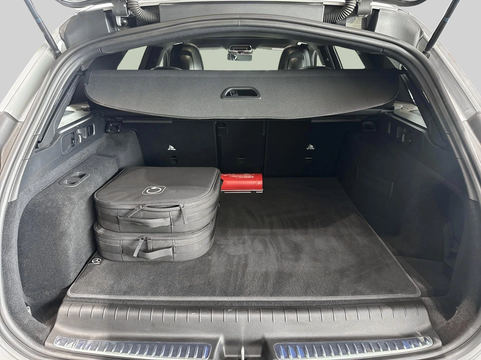 Mercedes-Benz-C-Klasse-image-6