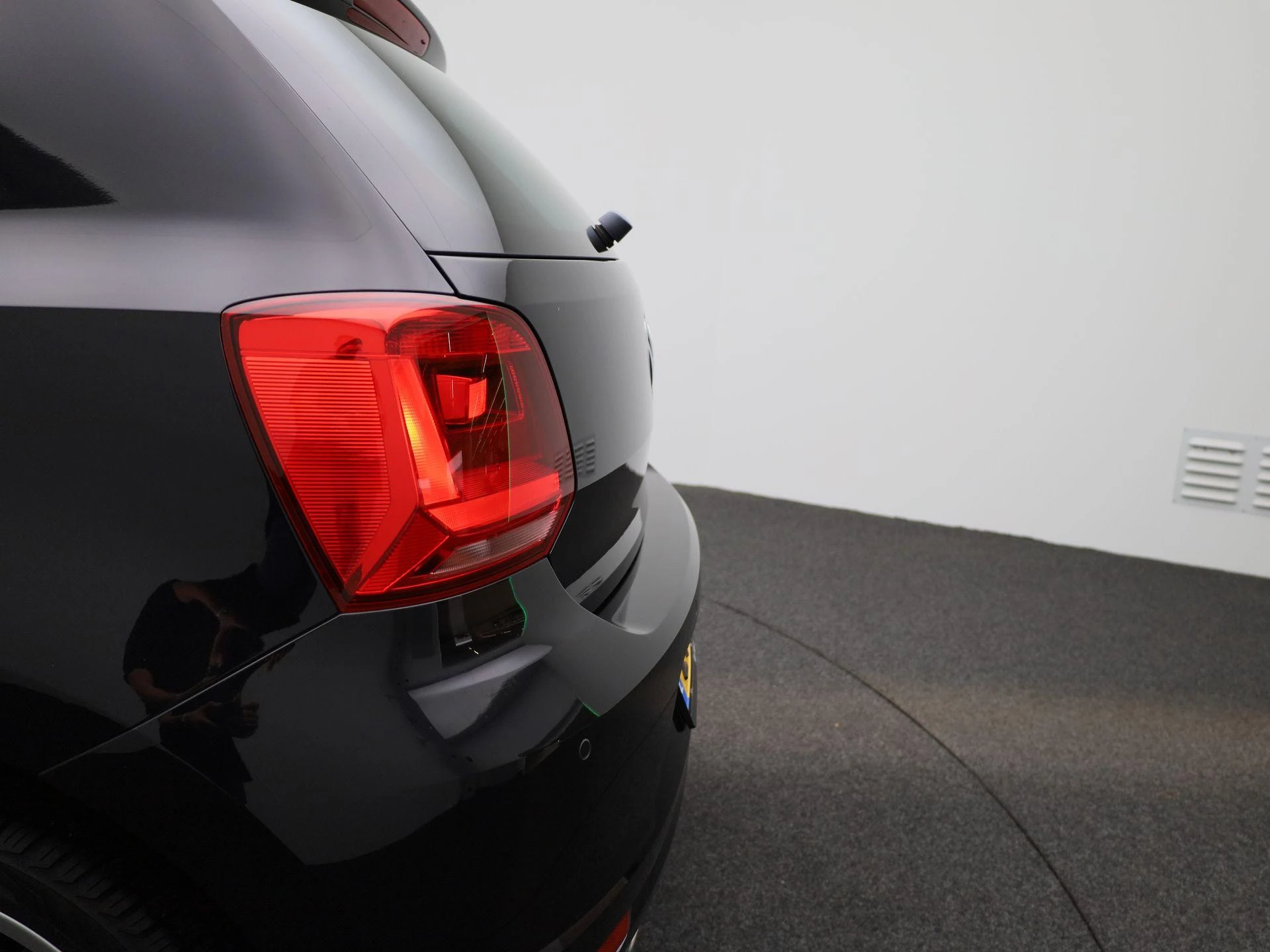 Volkswagen-Polo-image-33
