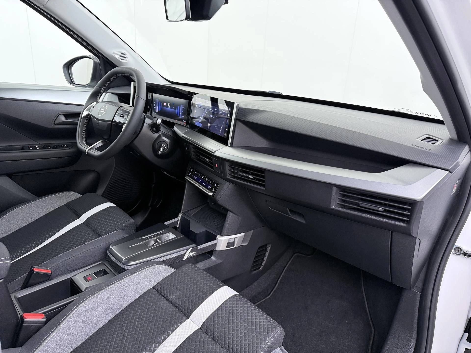 Opel-Frontera-image-26