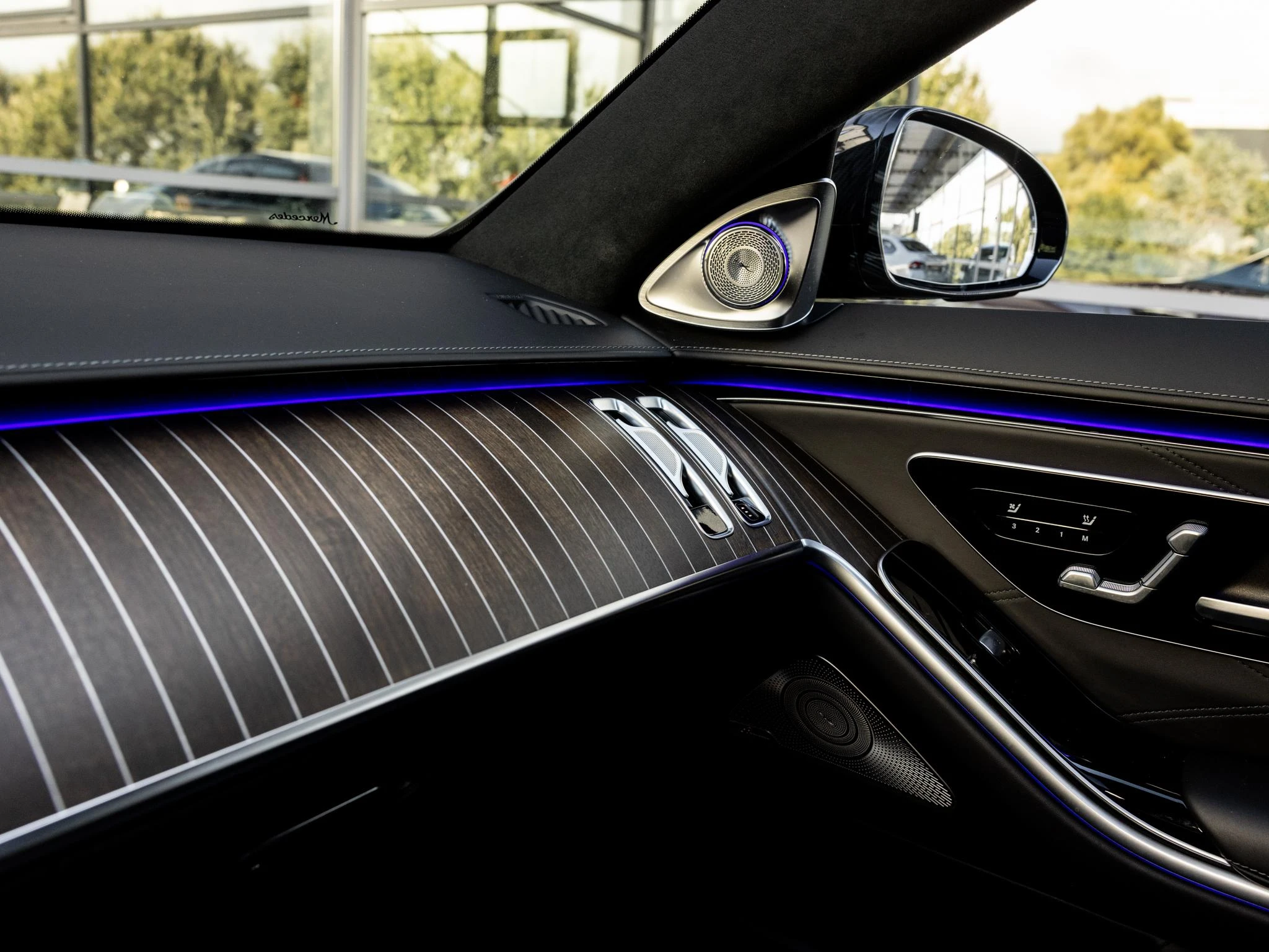 Mercedes-Benz-S-Klasse-image-54