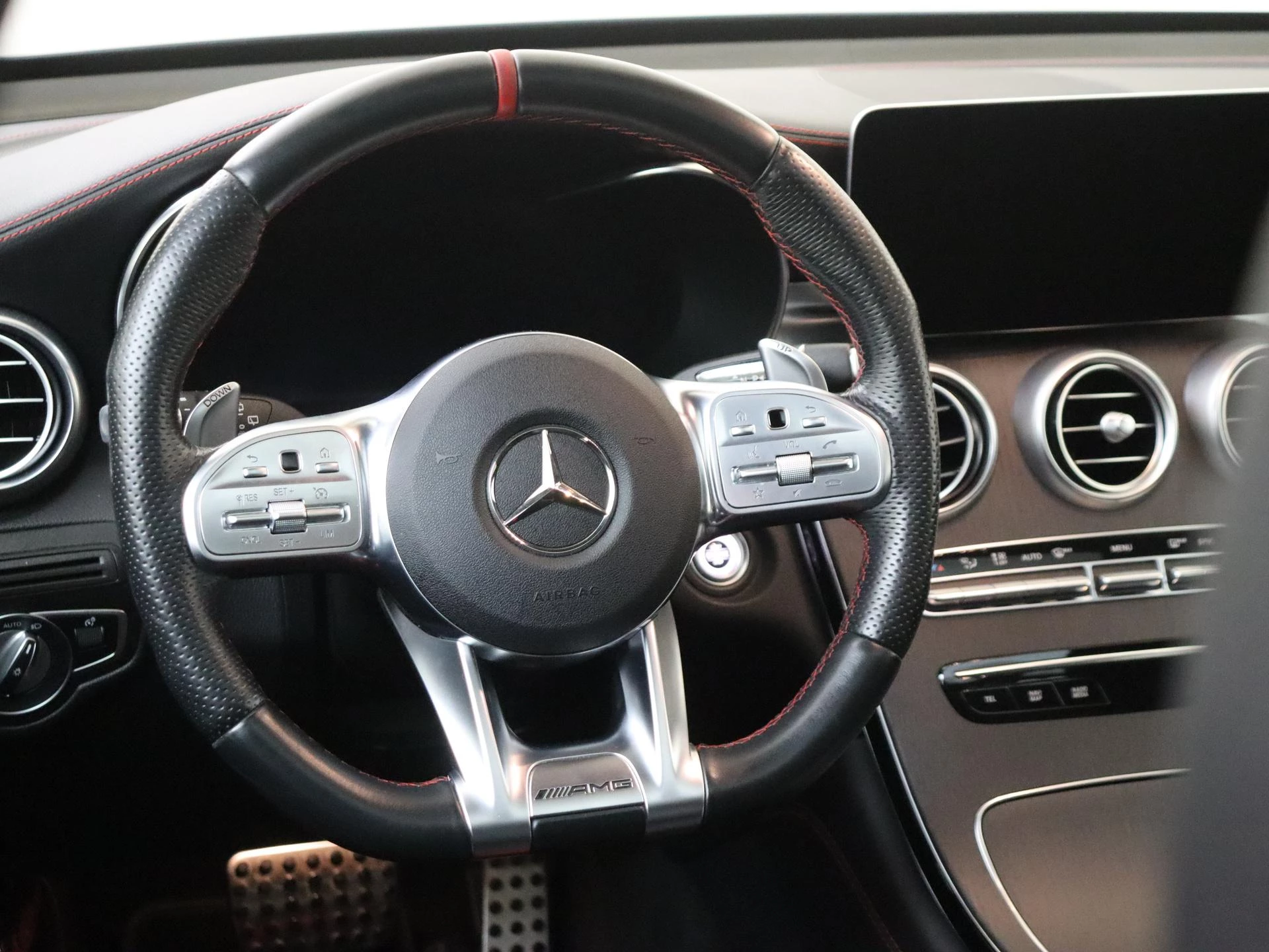 Mercedes-Benz-GLC-image-15
