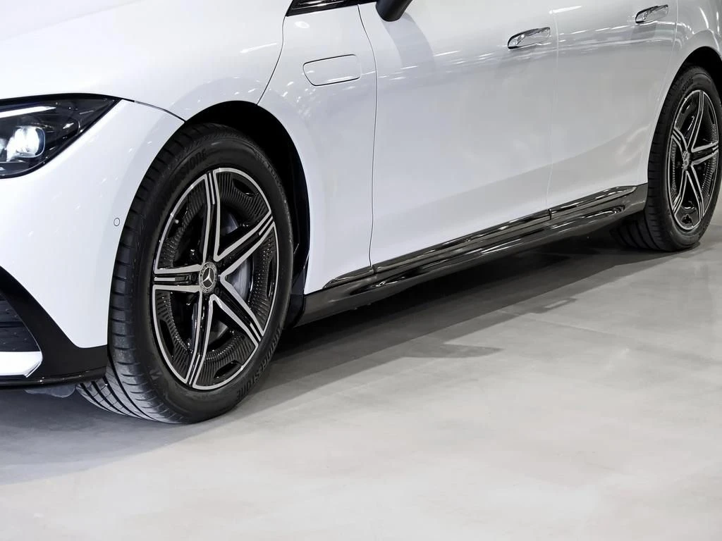 Mercedes-Benz-EQE 300-image-6