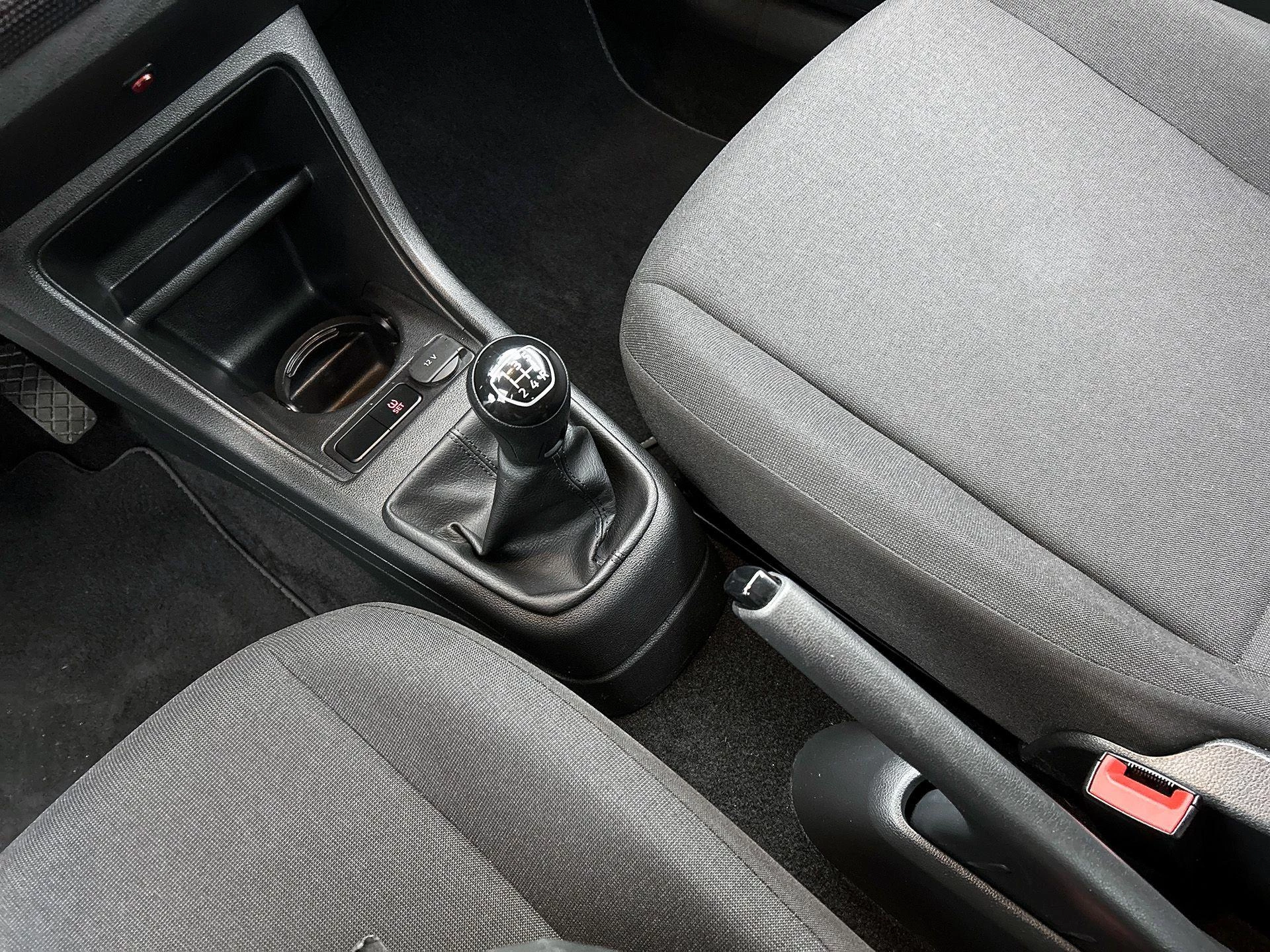 Volkswagen-up!-image-15