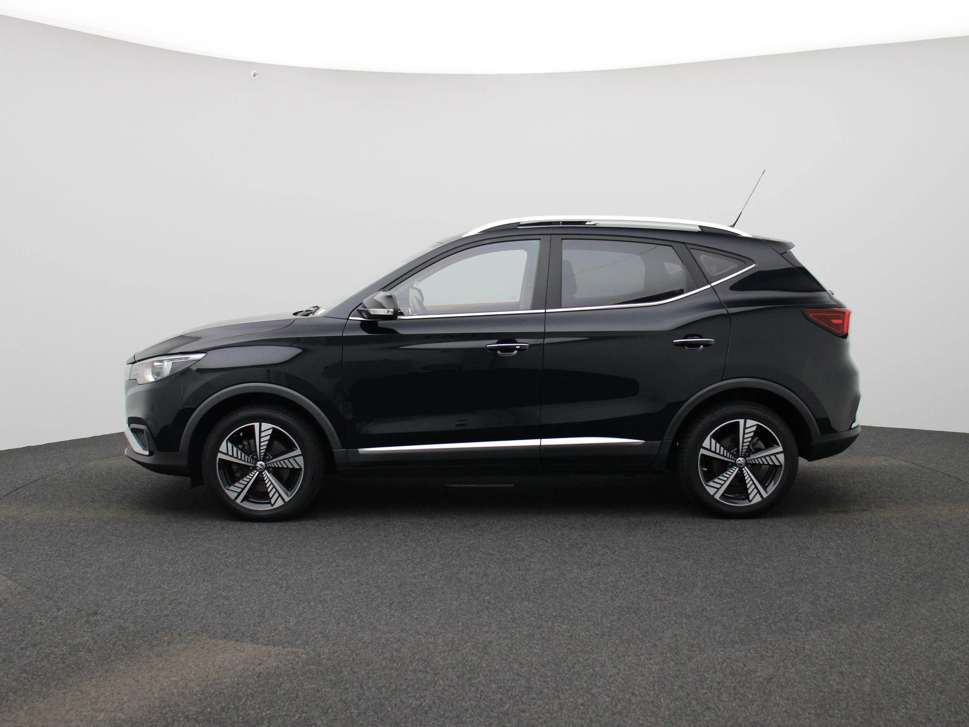 MG-ZS EV-image-3