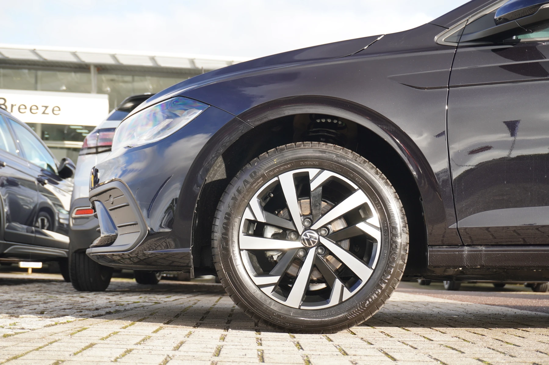 Volkswagen-Polo-image-4