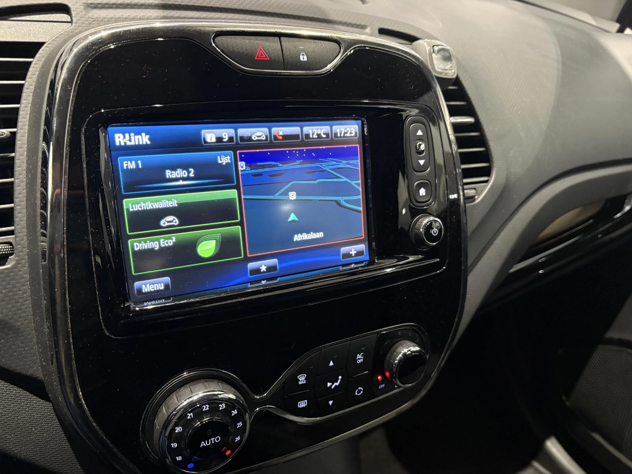 Renault-Captur-image-15