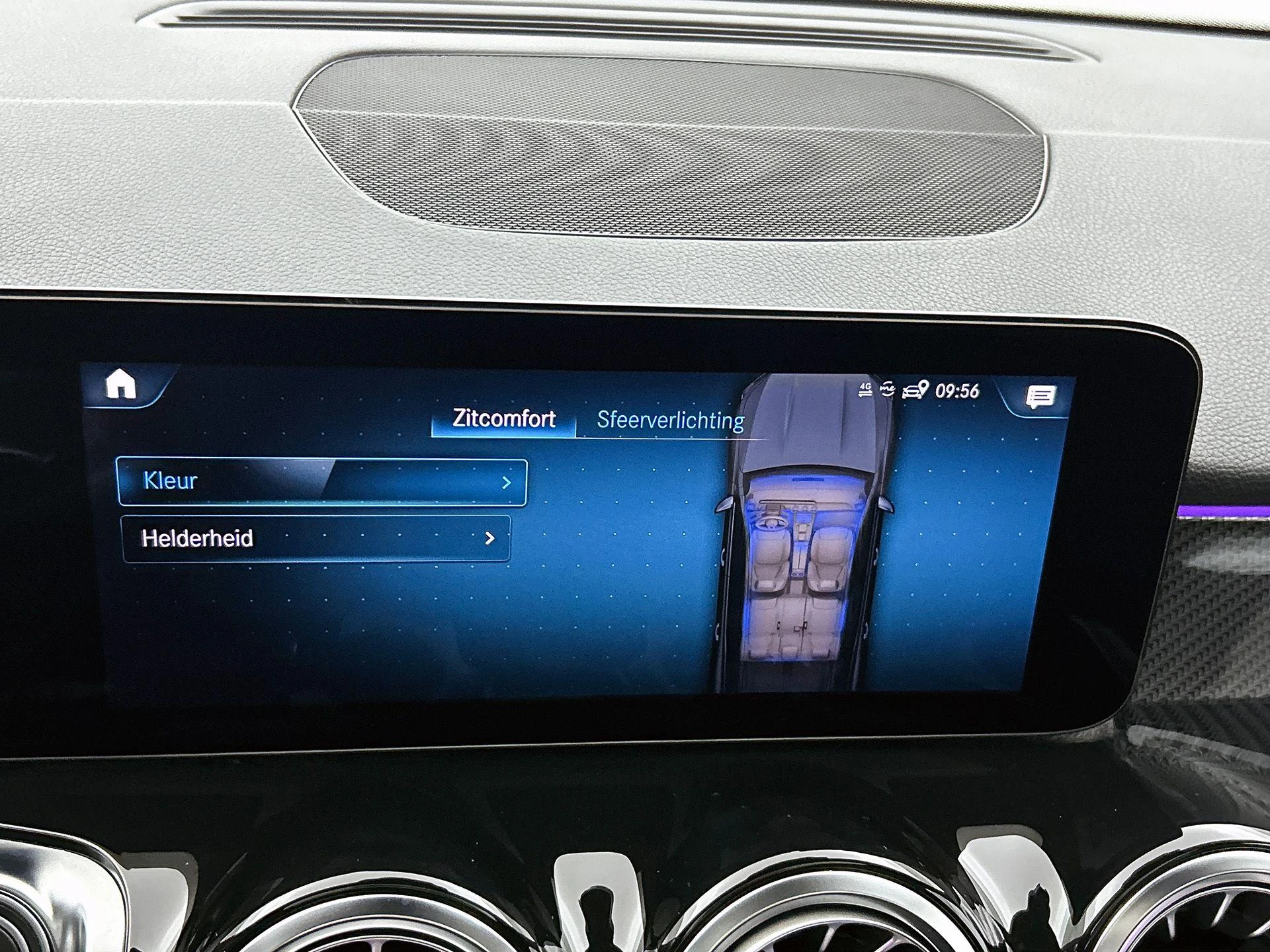 Mercedes-Benz-GLB-image-33