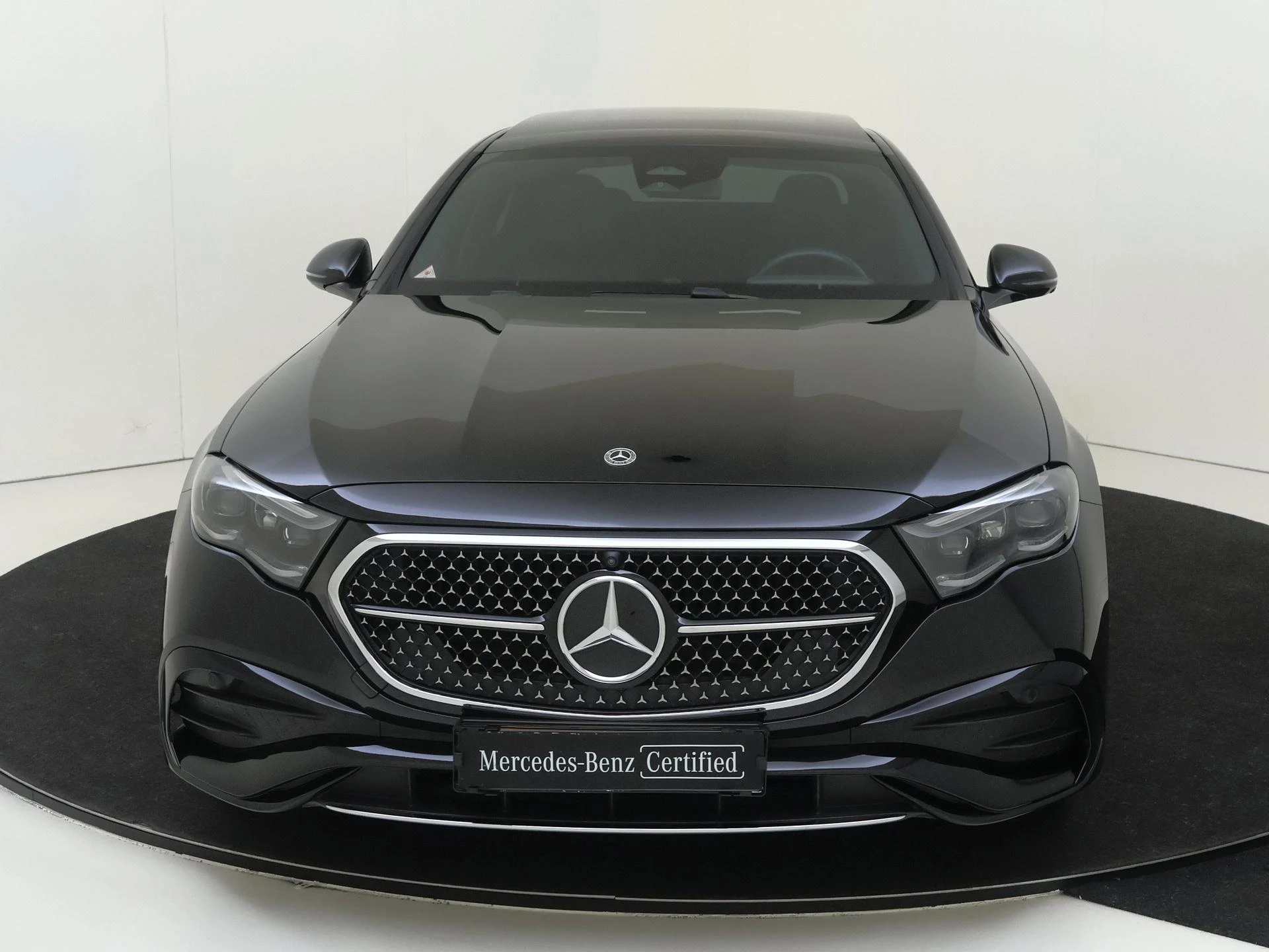 Mercedes-Benz-E-Klasse-image-5