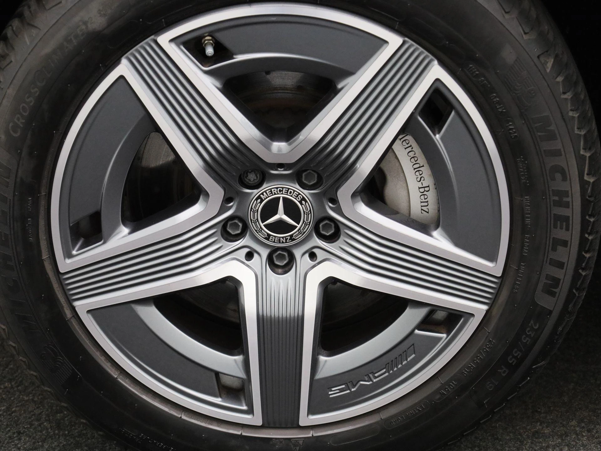 Mercedes-Benz-GLC-image-13
