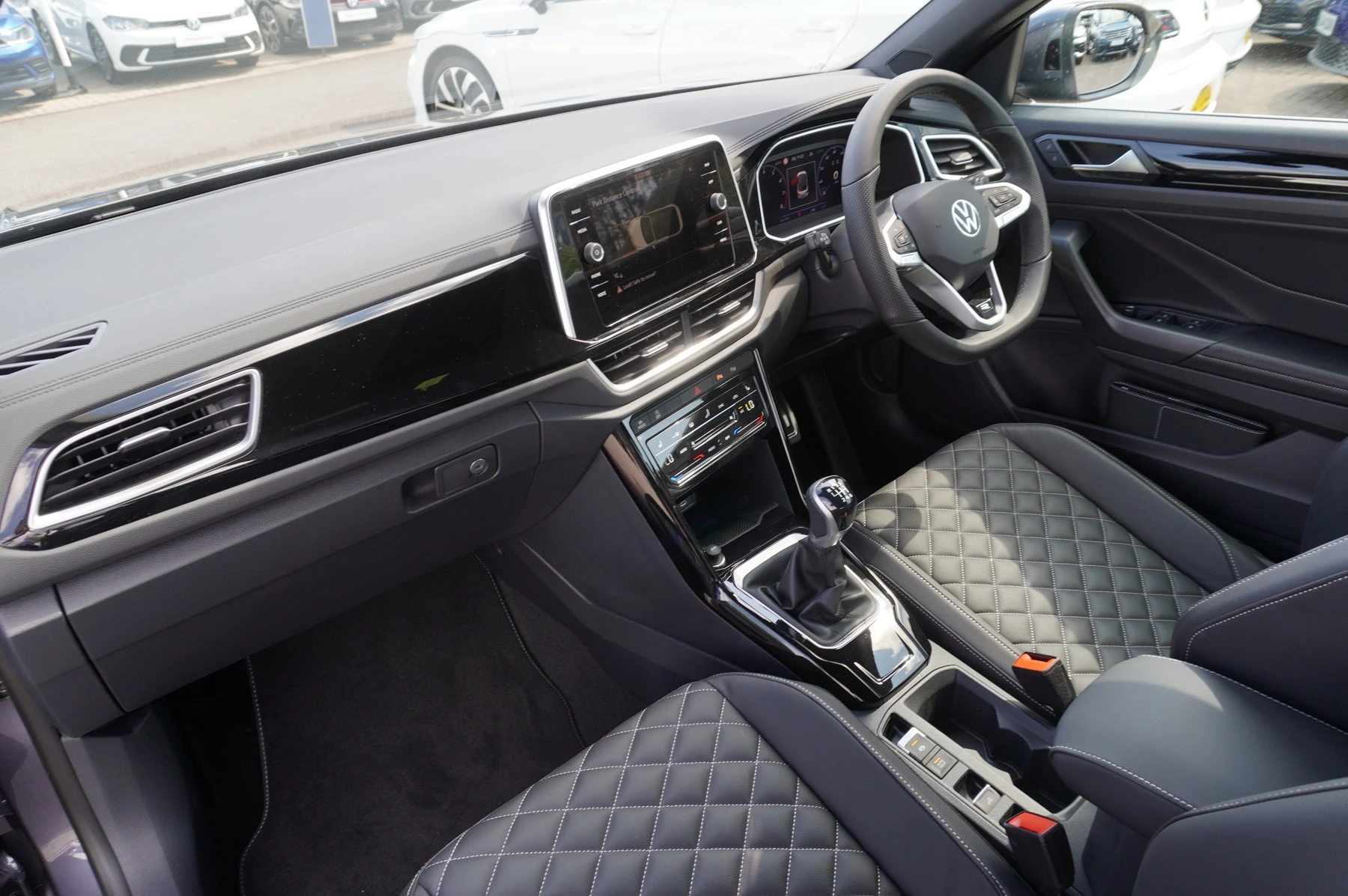 Volkswagen-T-Roc-image-1