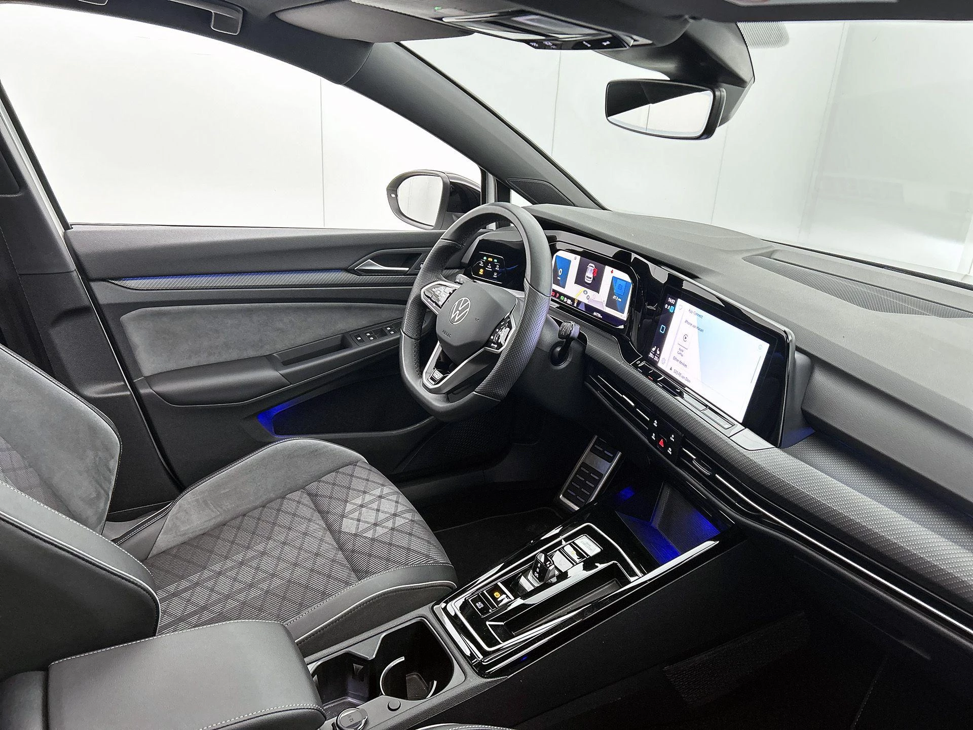 Volkswagen-Golf-image-19