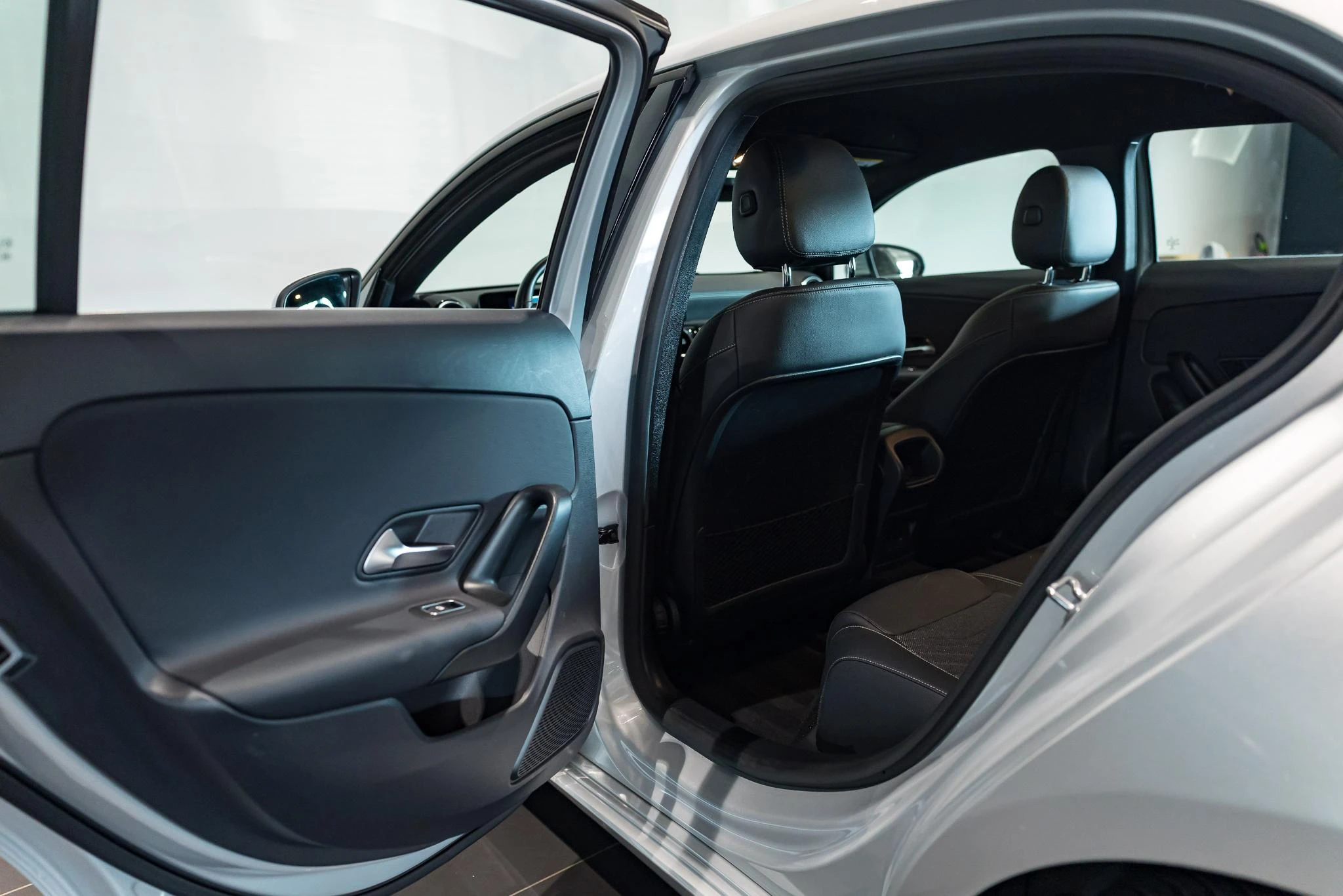 Mercedes-Benz-Classe A-image-12