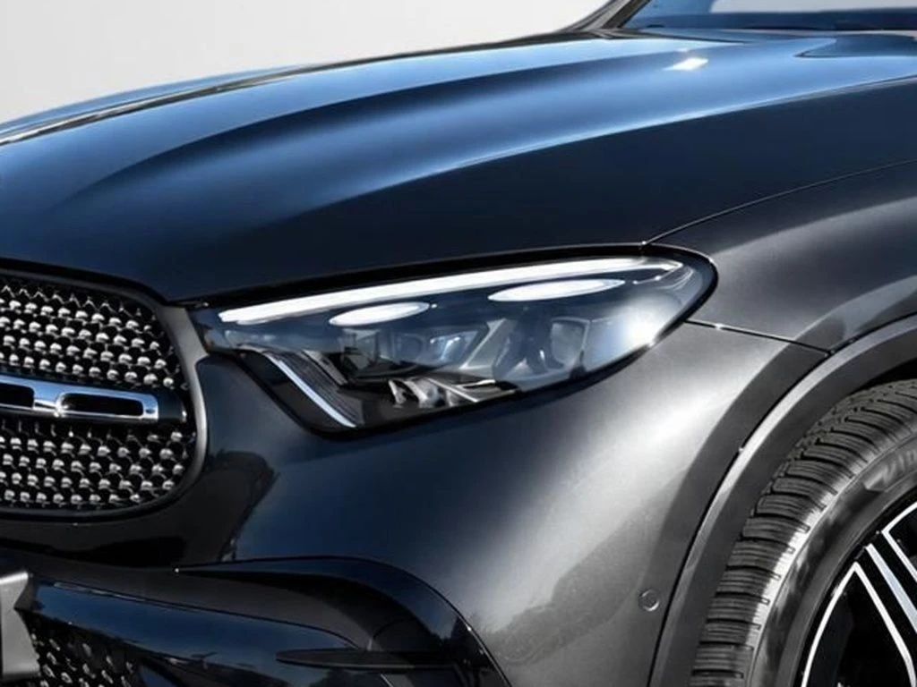 Mercedes-Benz-GLC 220 d-image-4