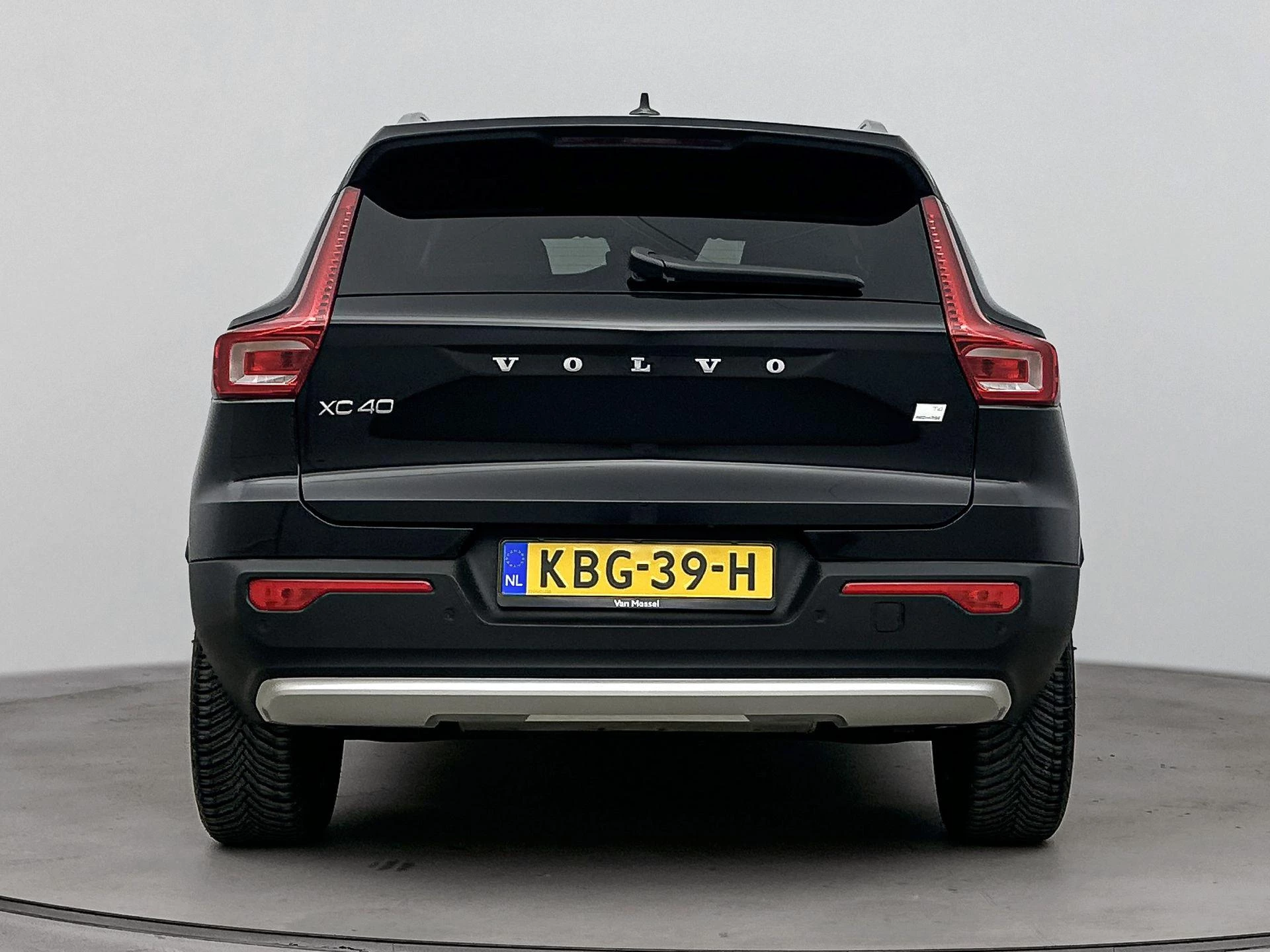 Volvo-XC40-image-2
