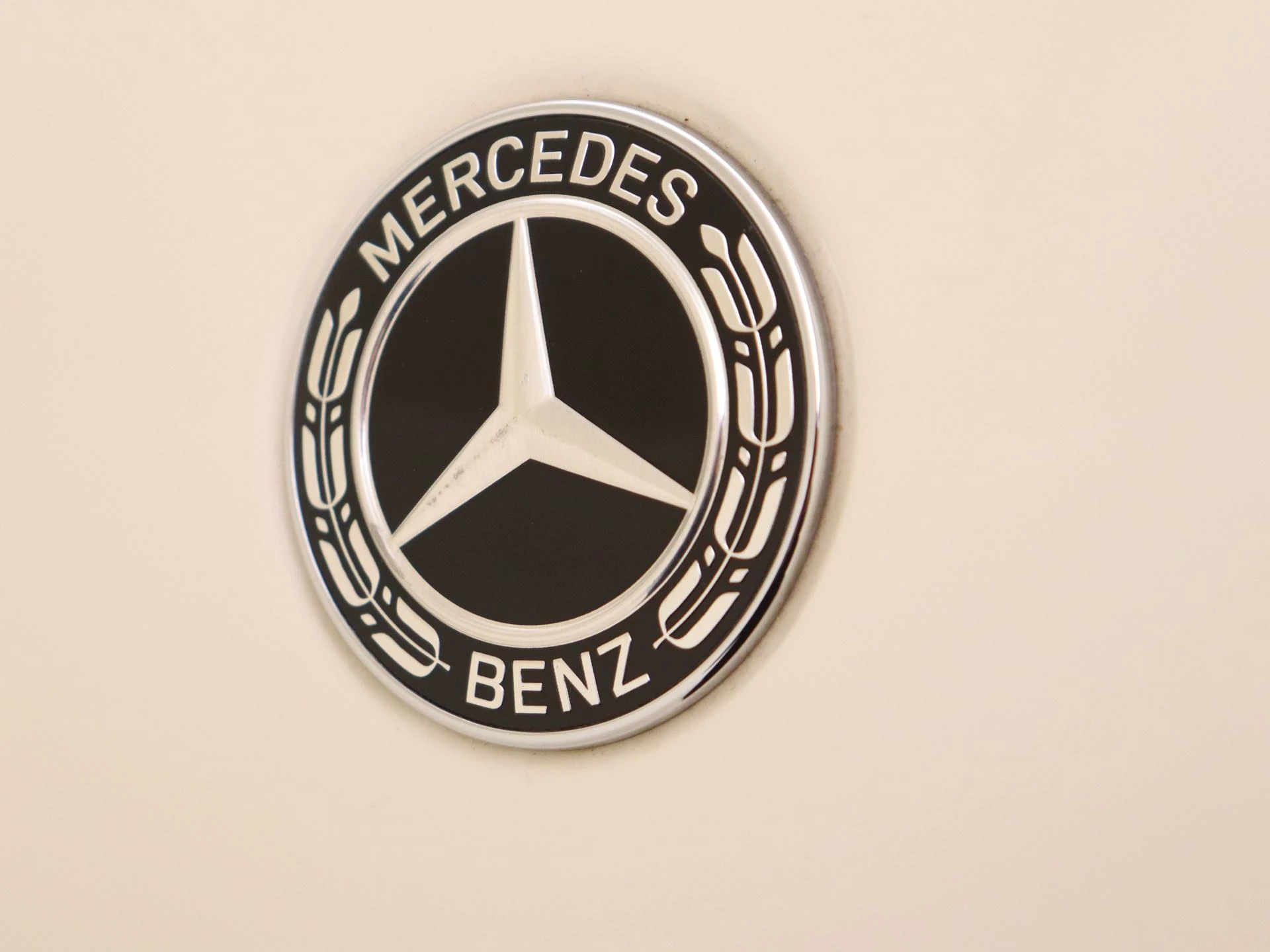 Mercedes-Benz-GLE-image-38