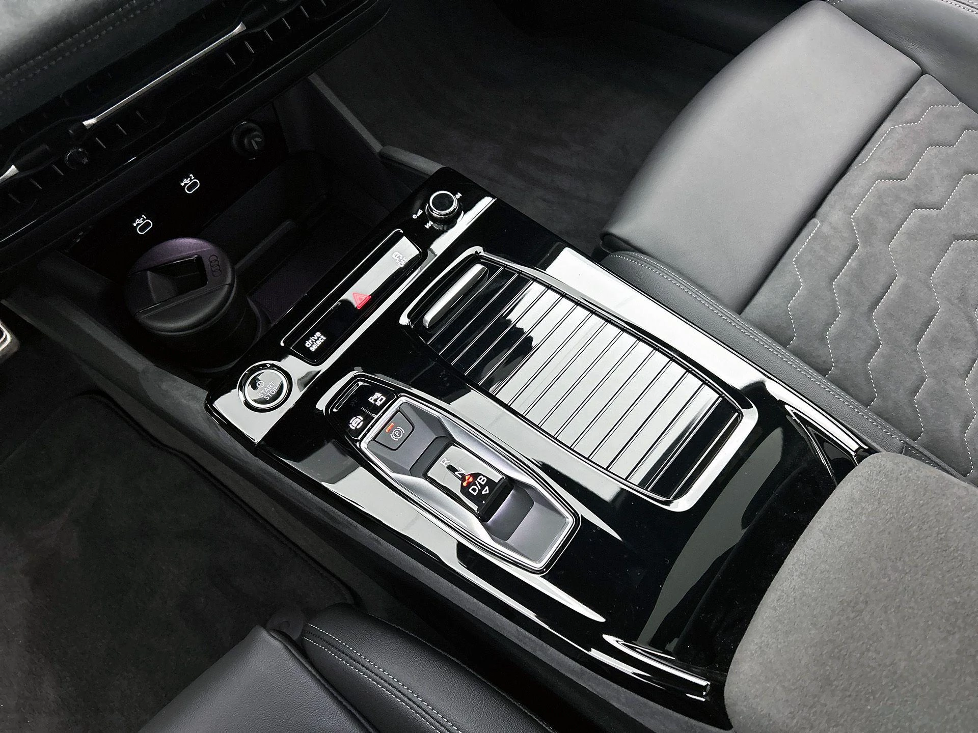 Audi-A6 Avant e-tron-image-32