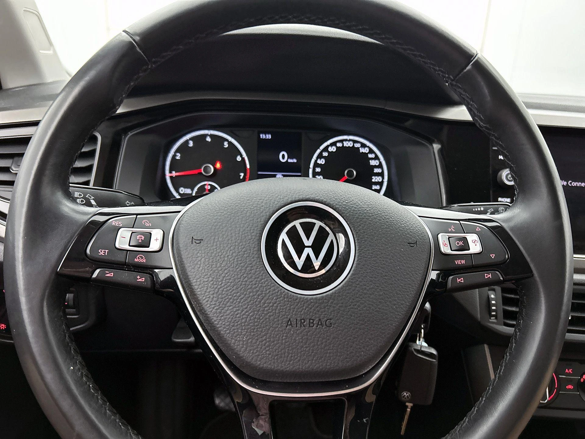Volkswagen-Polo-image-21