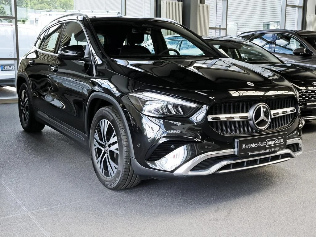 Mercedes-Benz-GLA 200-image-3