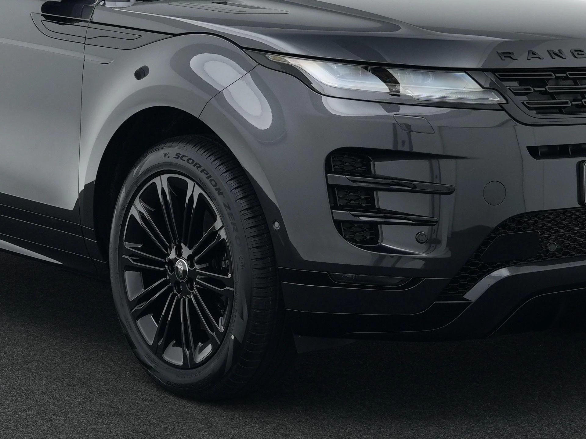 Land Rover-Range Rover Evoque-image-10
