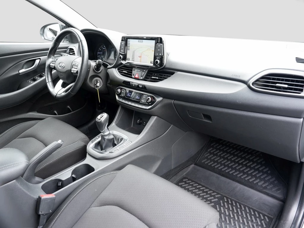 Hyundai i30 1.4 YES! Navi PDC Kamera Tempomat