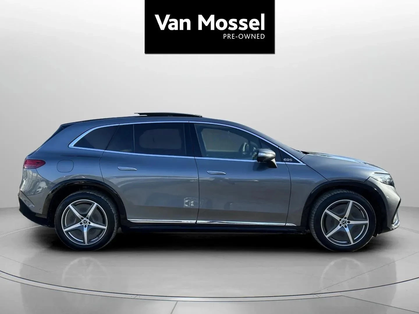 Mercedes-Benz-EQS-image-3