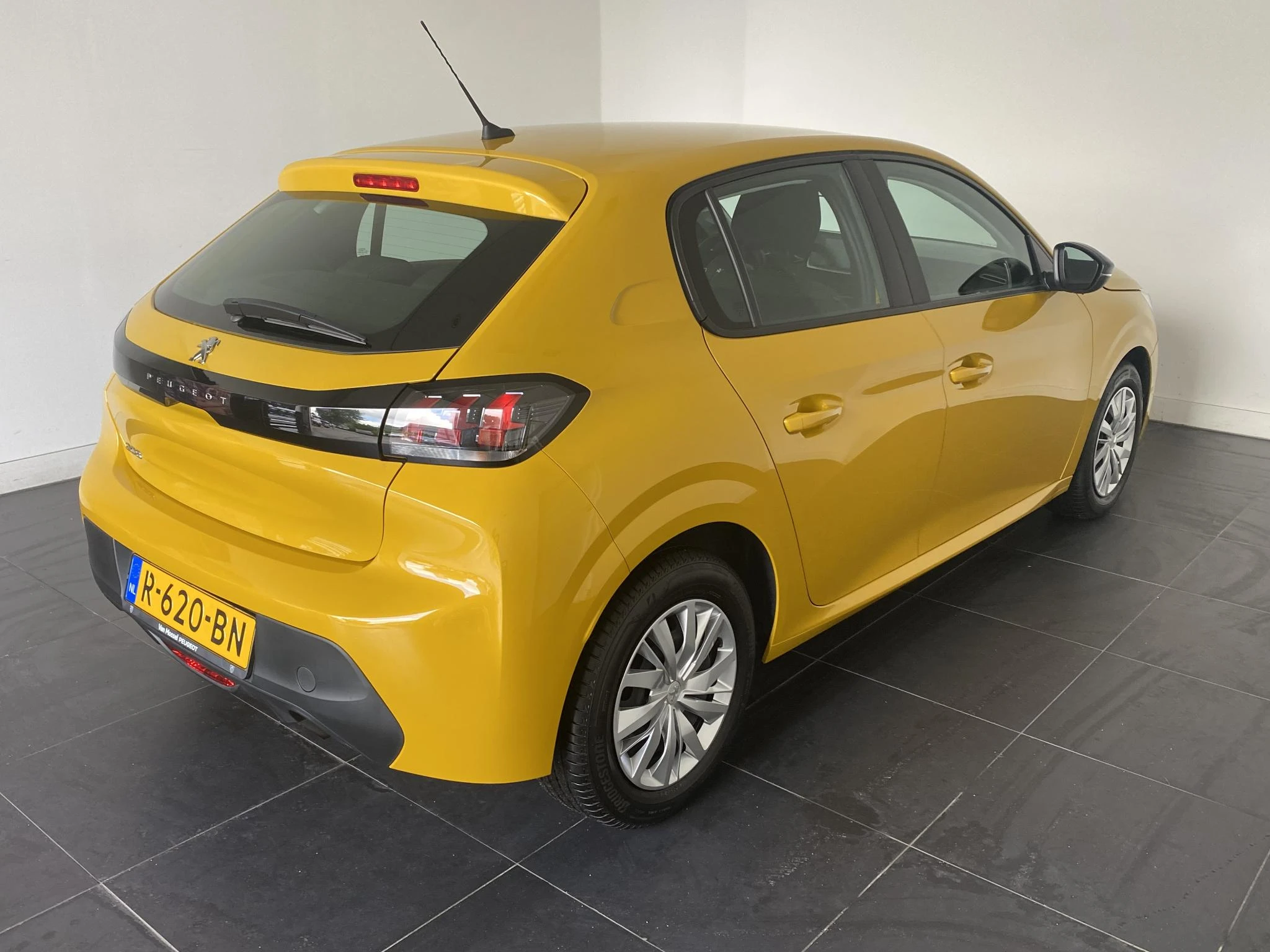 Peugeot-208-image-1