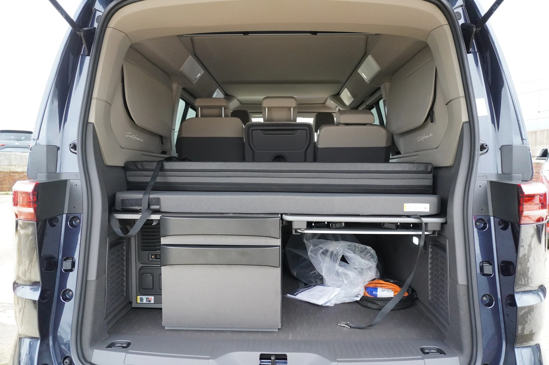 Volkswagen-California-image-15