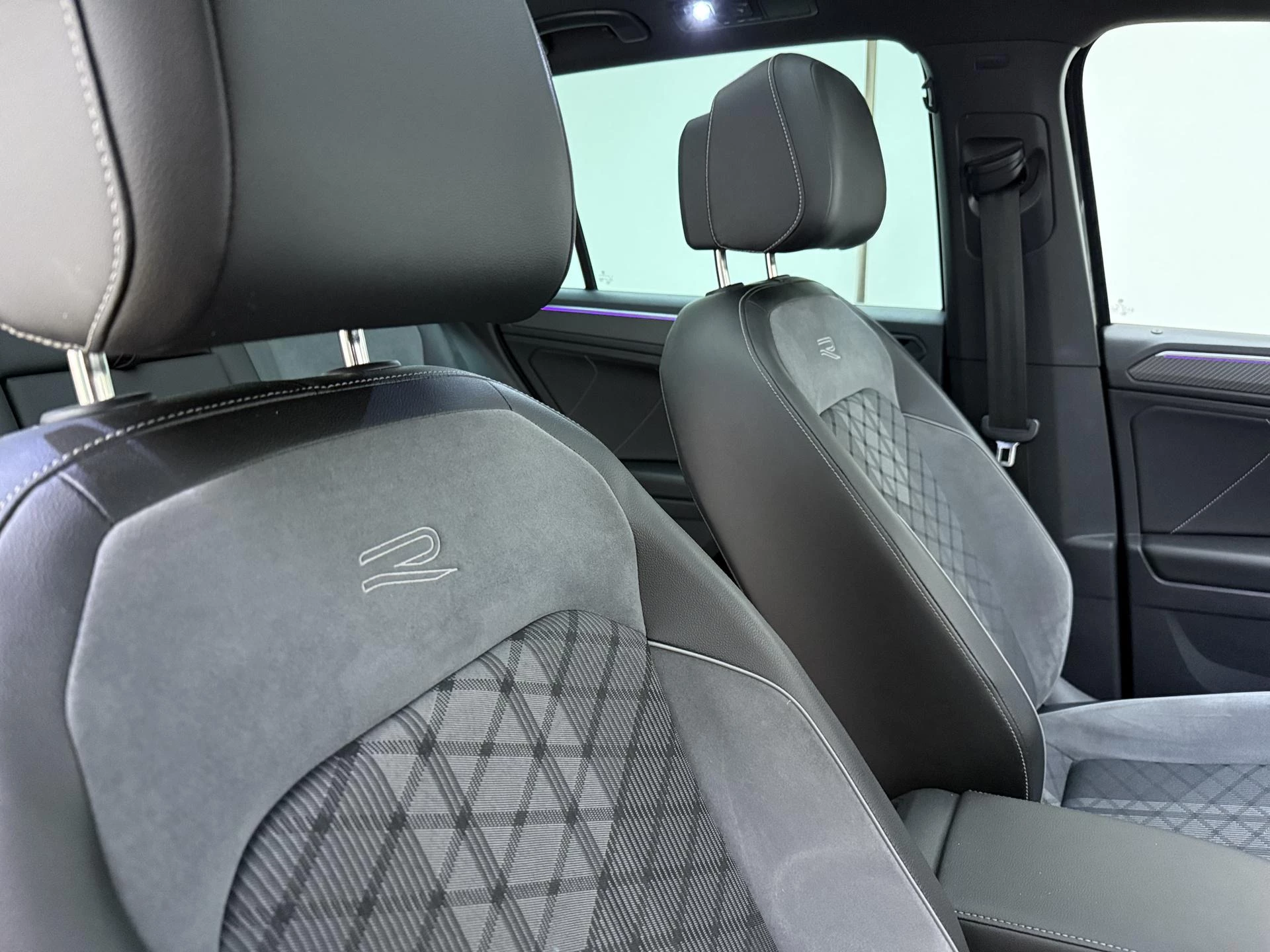 Volkswagen-Tiguan-image-9