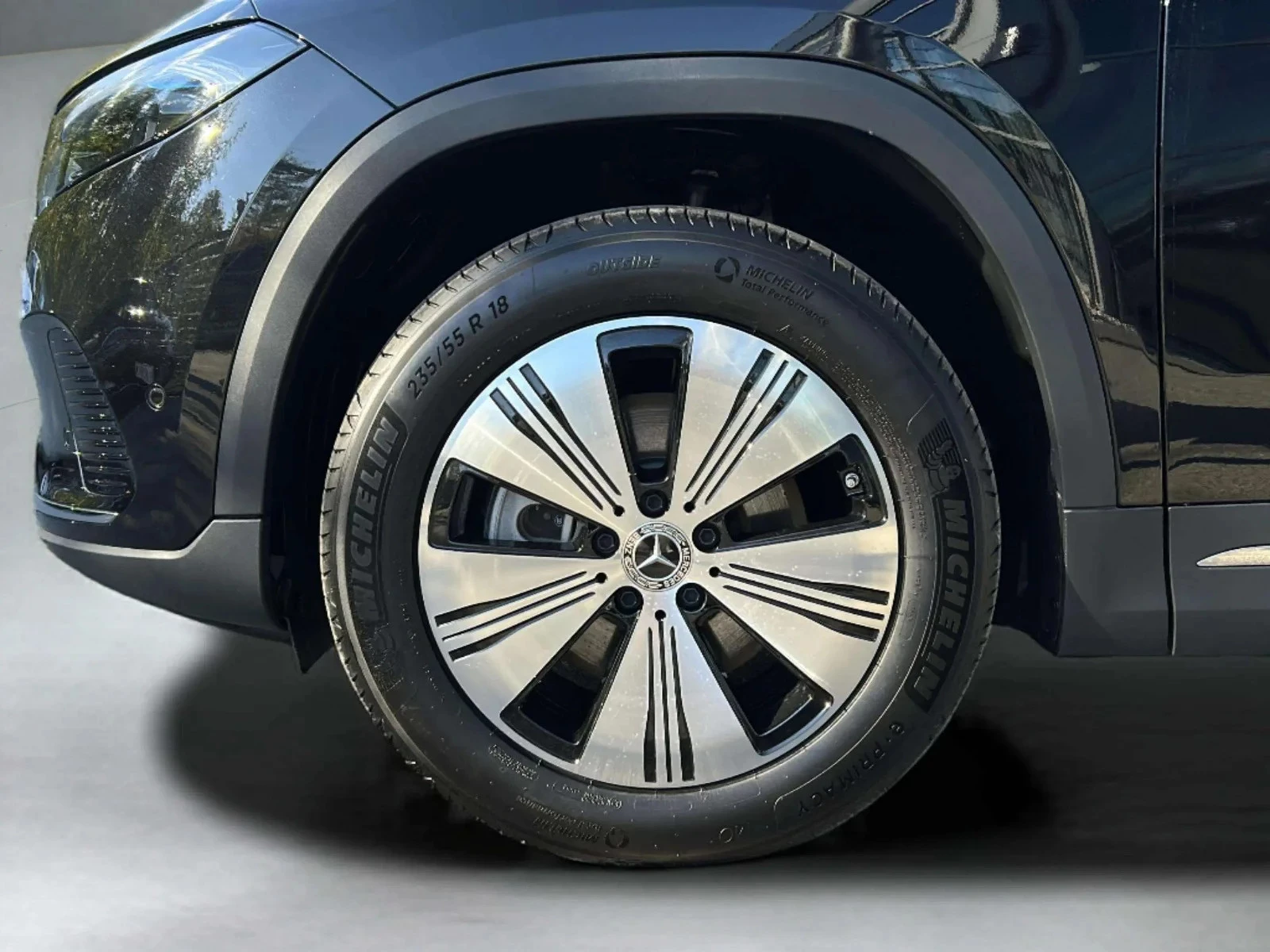 Mercedes-Benz-EQA-image-8