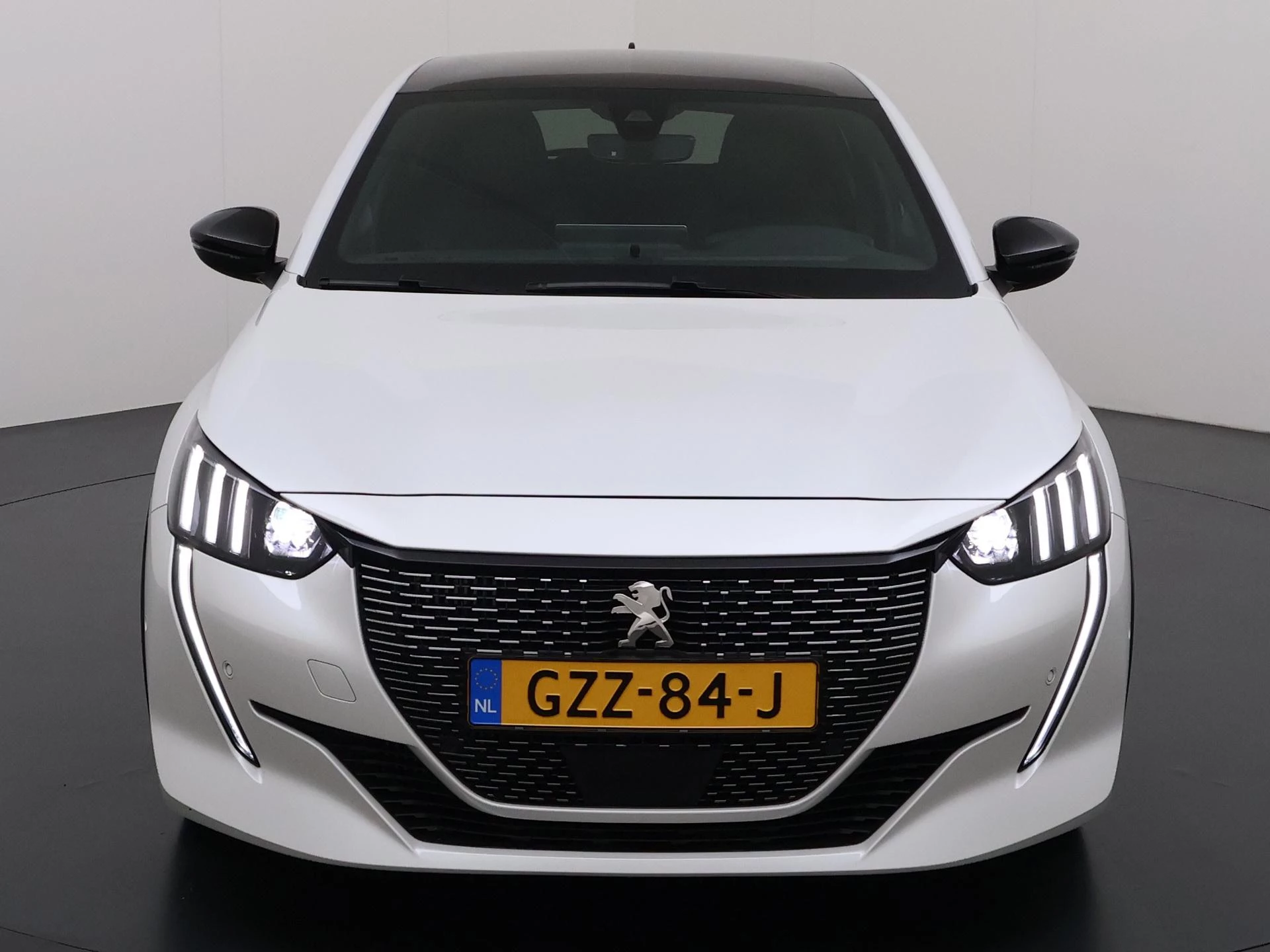 Peugeot-208-image-2