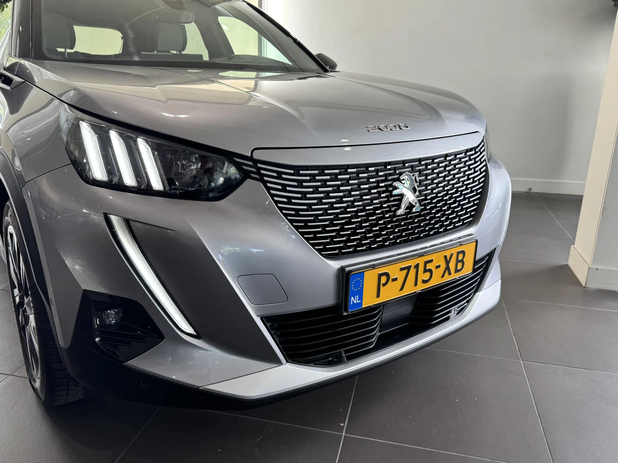 Peugeot-e-2008-image-14