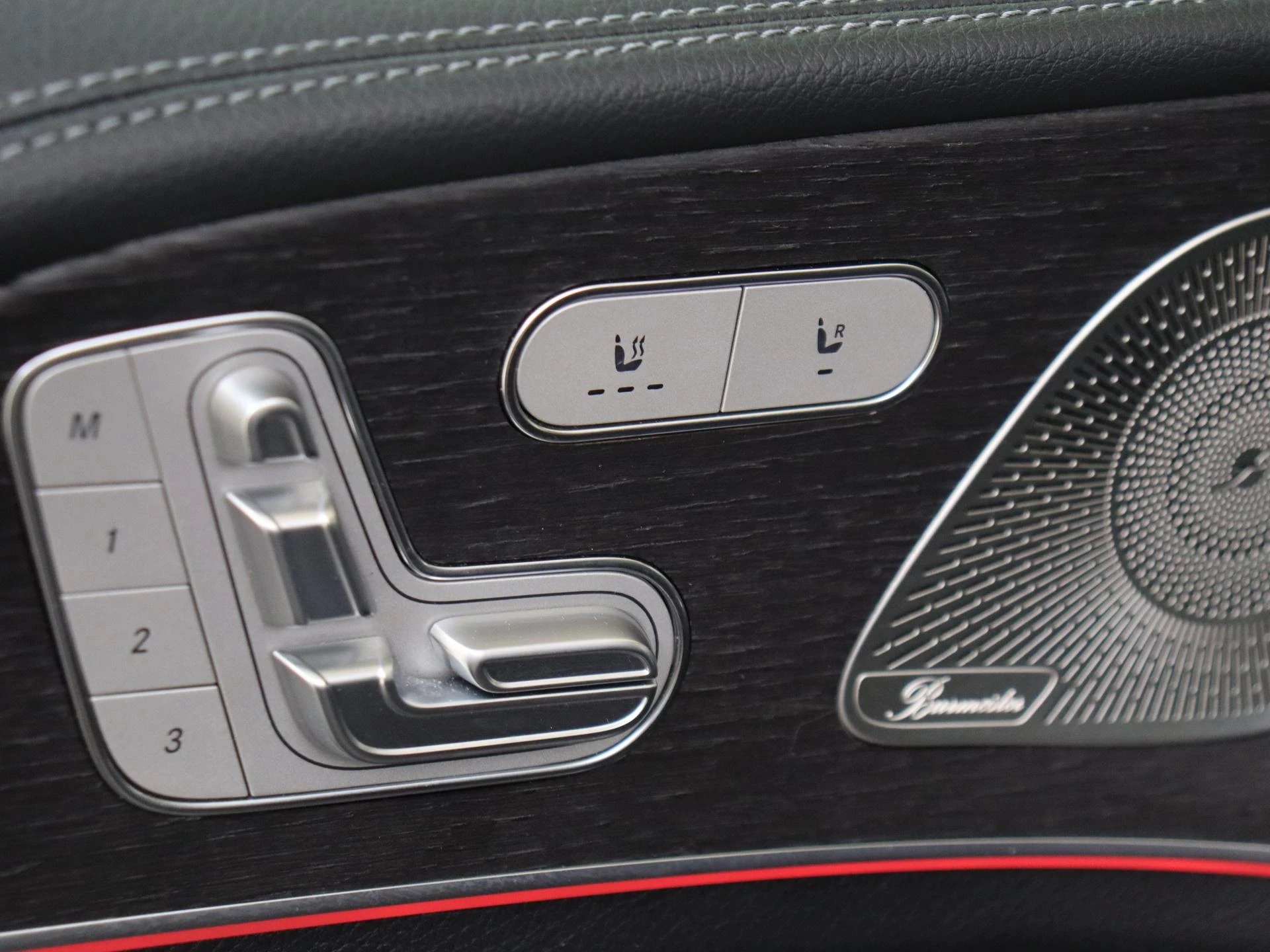 Mercedes-Benz-GLE-image-32
