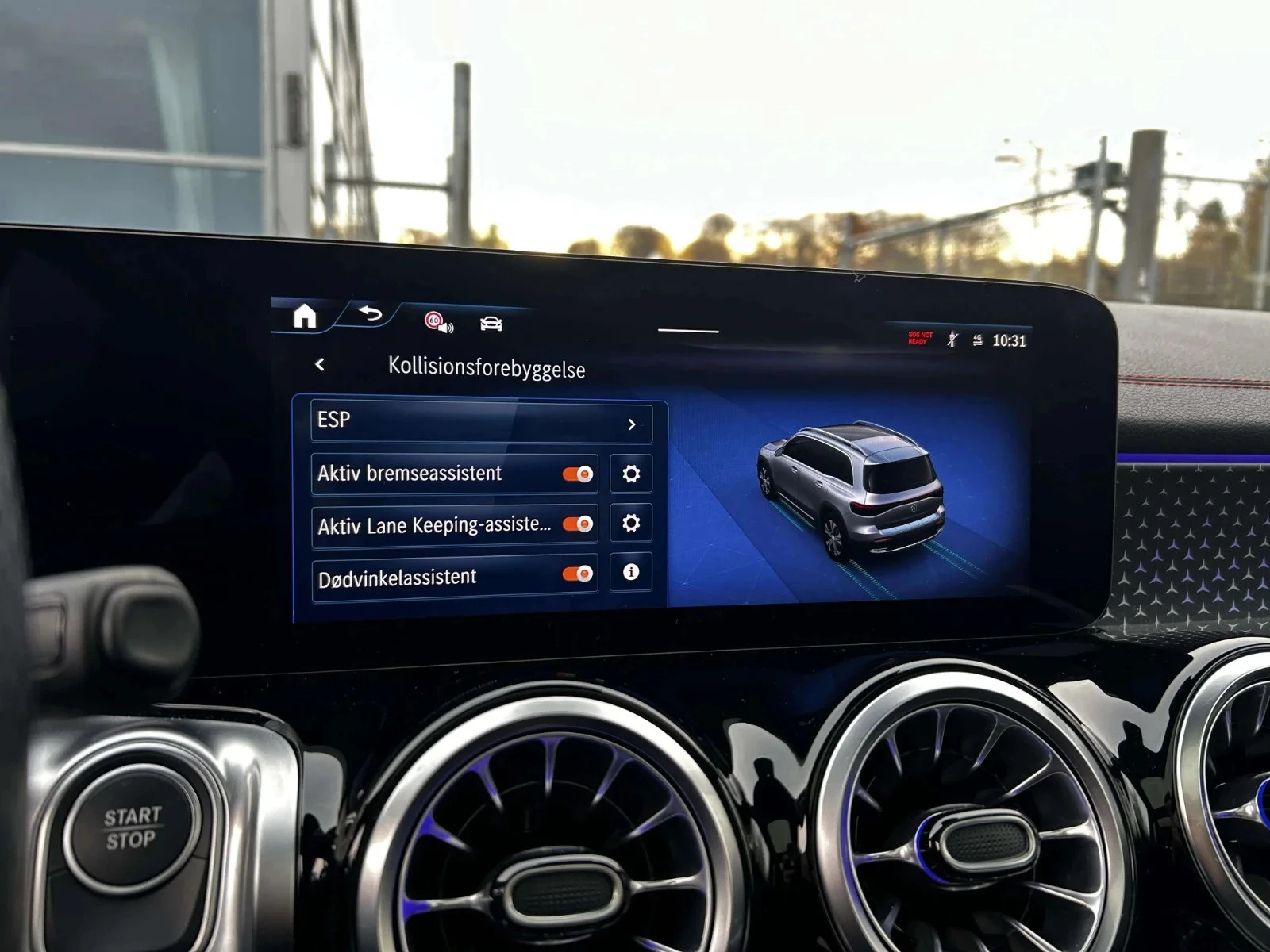 Mercedes-Benz-EQB-image-18