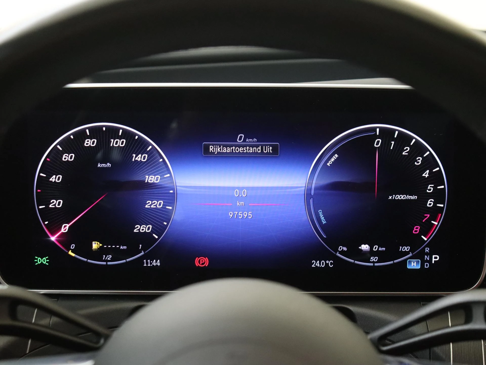 Mercedes-Benz-C-Klasse-image-10