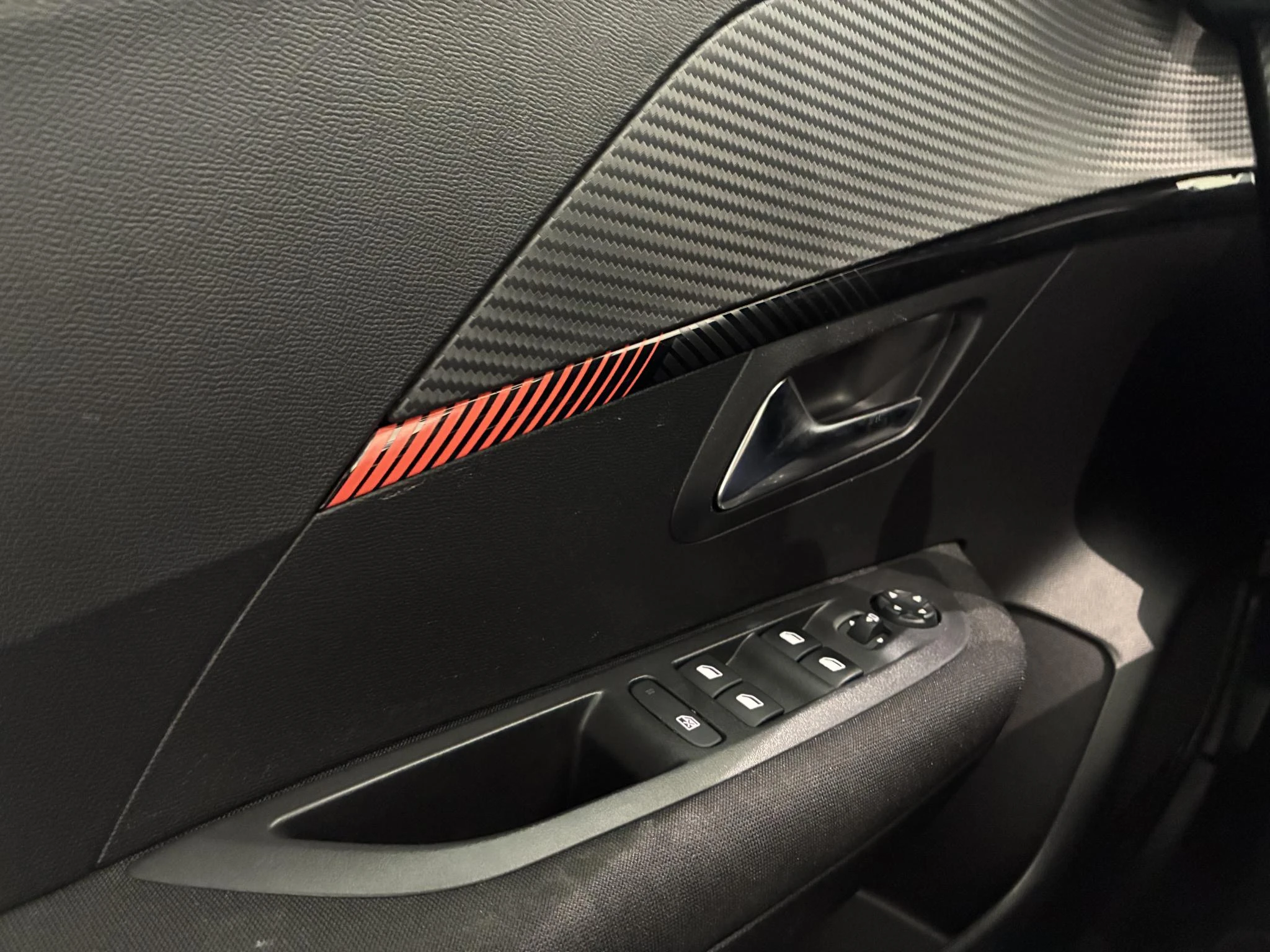 Peugeot-208-image-21