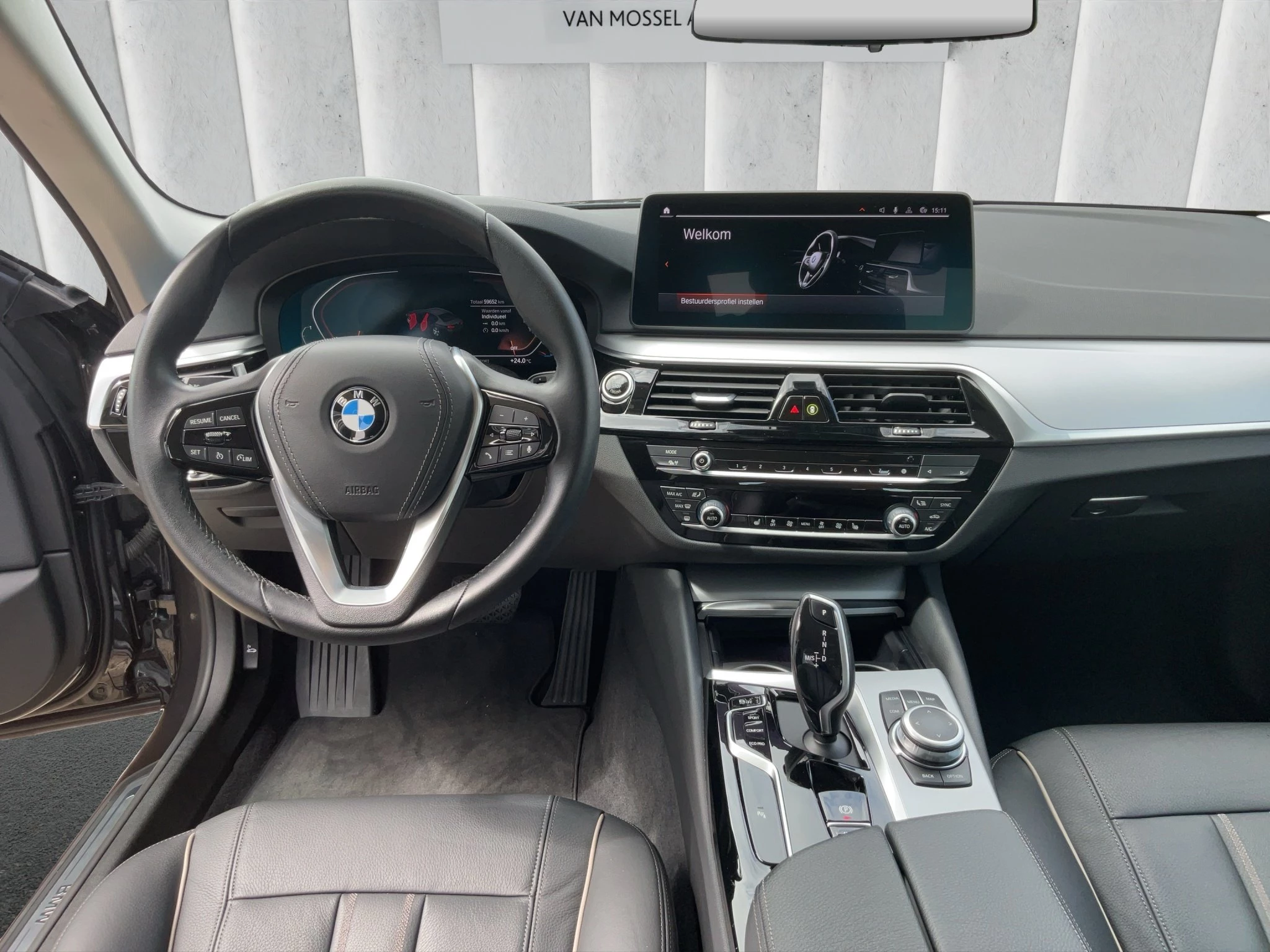 BMW 5er Reihe 520d Limousine. Driving Assist