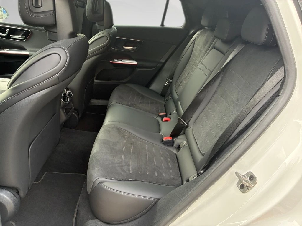 Mercedes-Benz-GLC 220 d-image-9