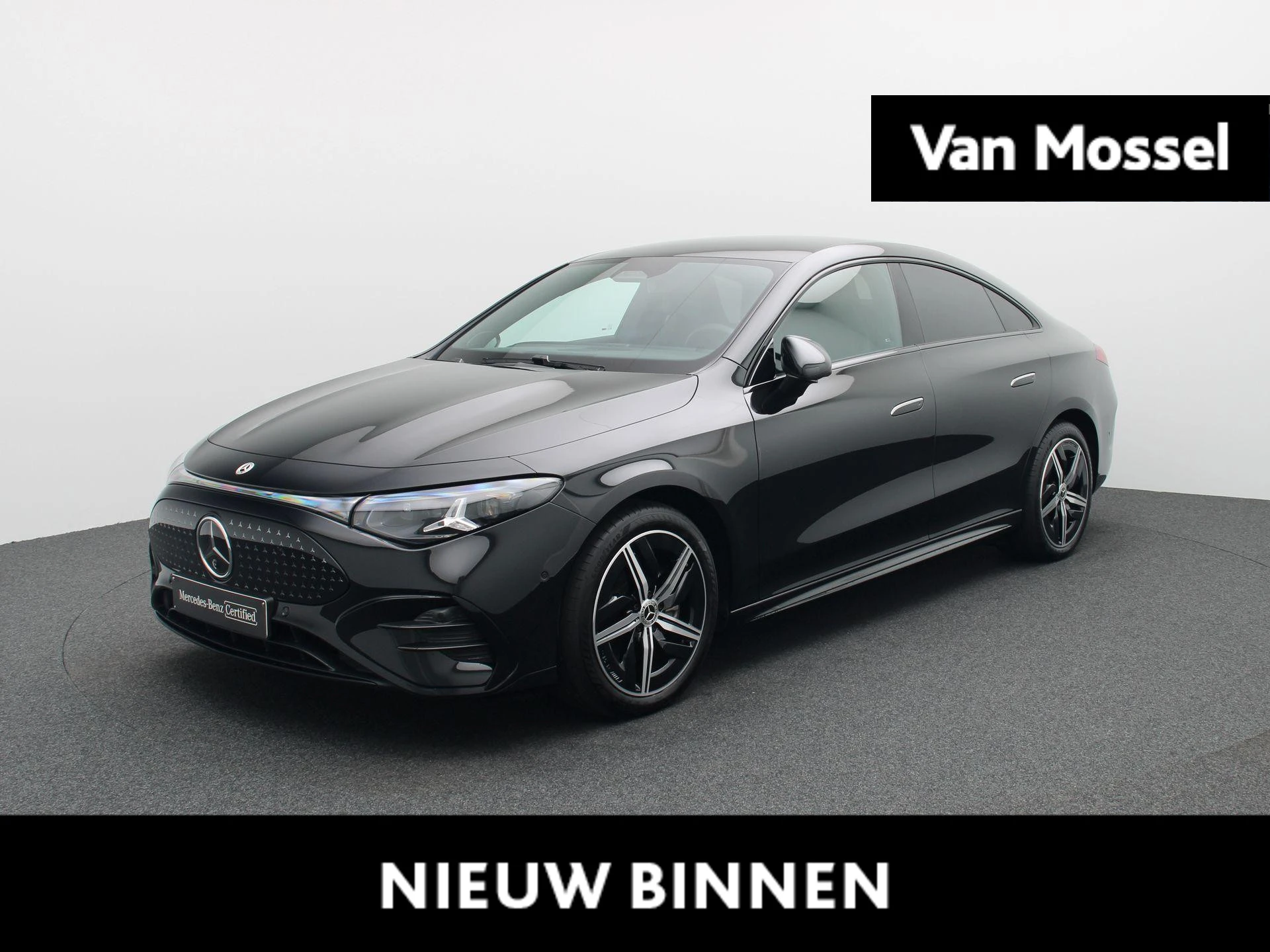 Mercedes-Benz-CLA-image-0