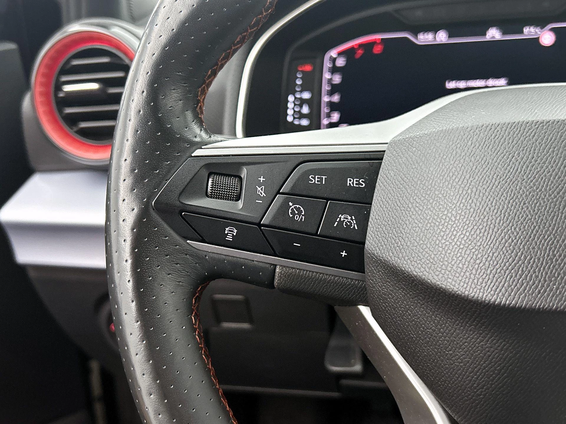 SEAT Arona 1.0 TSI FR Business Intense