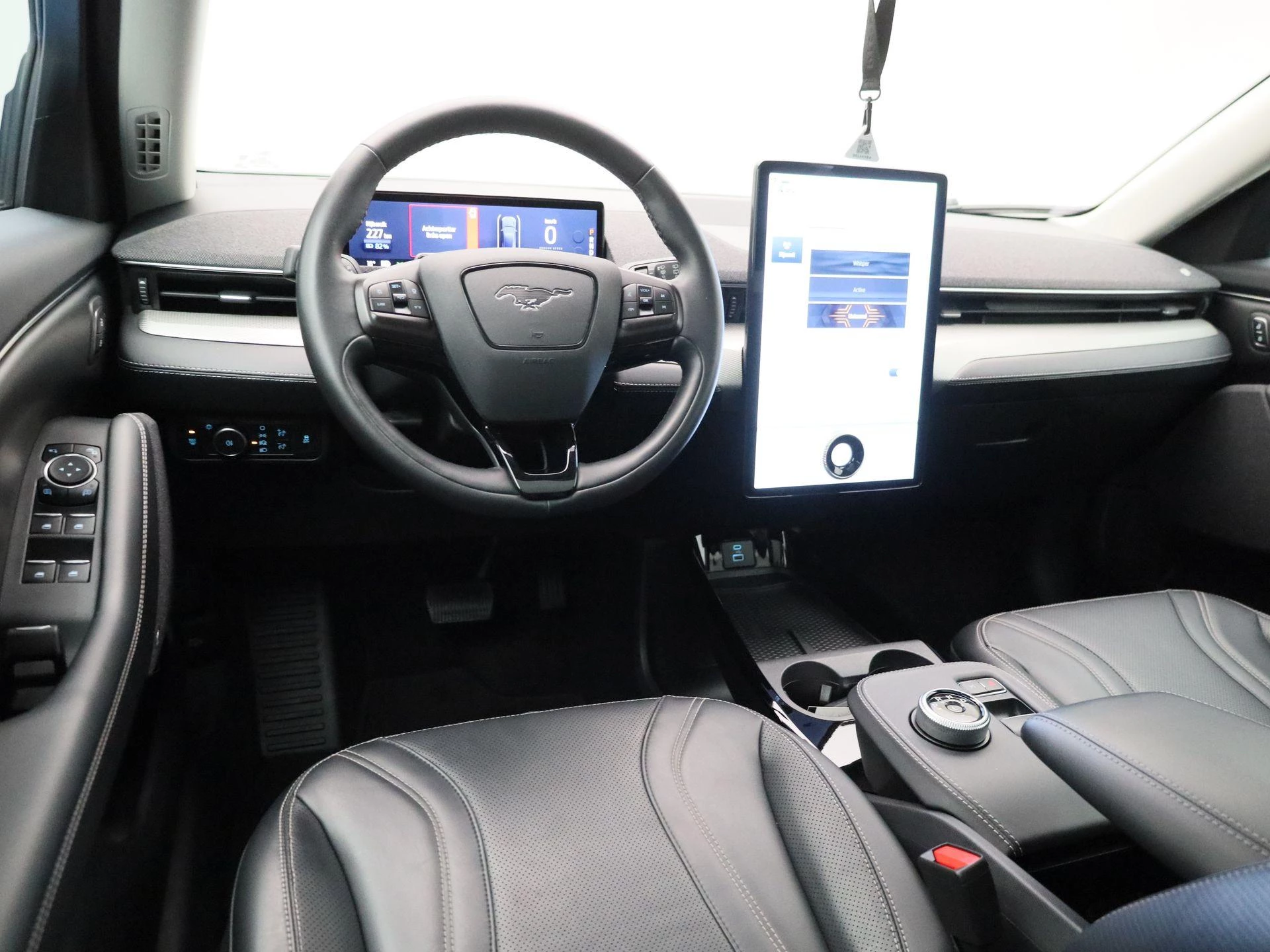 Ford-Mustang Mach-E-image-6