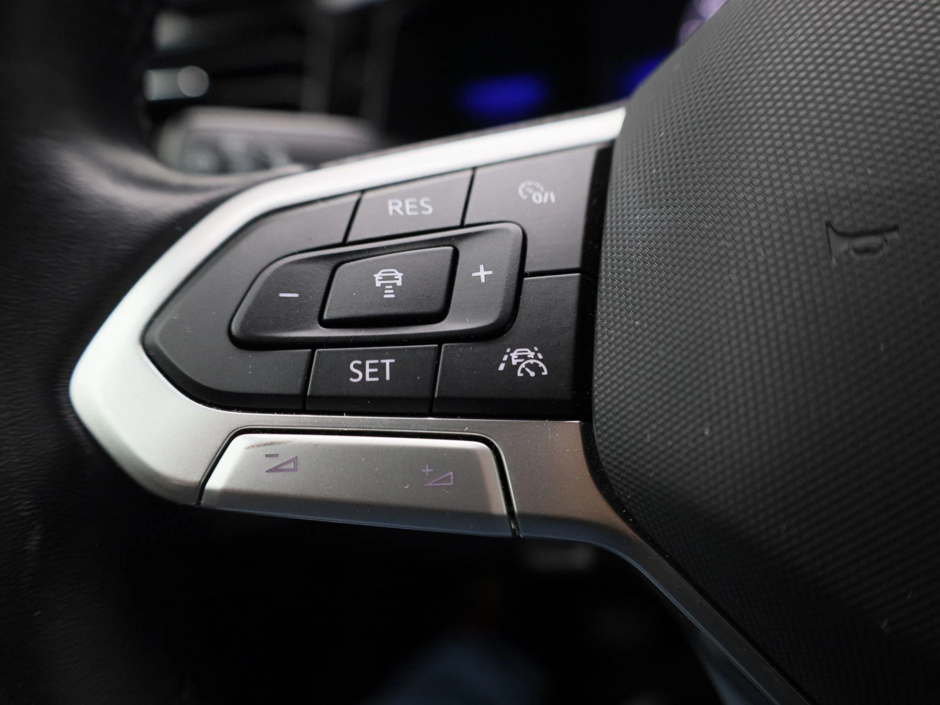 Volkswagen-Polo-image-17