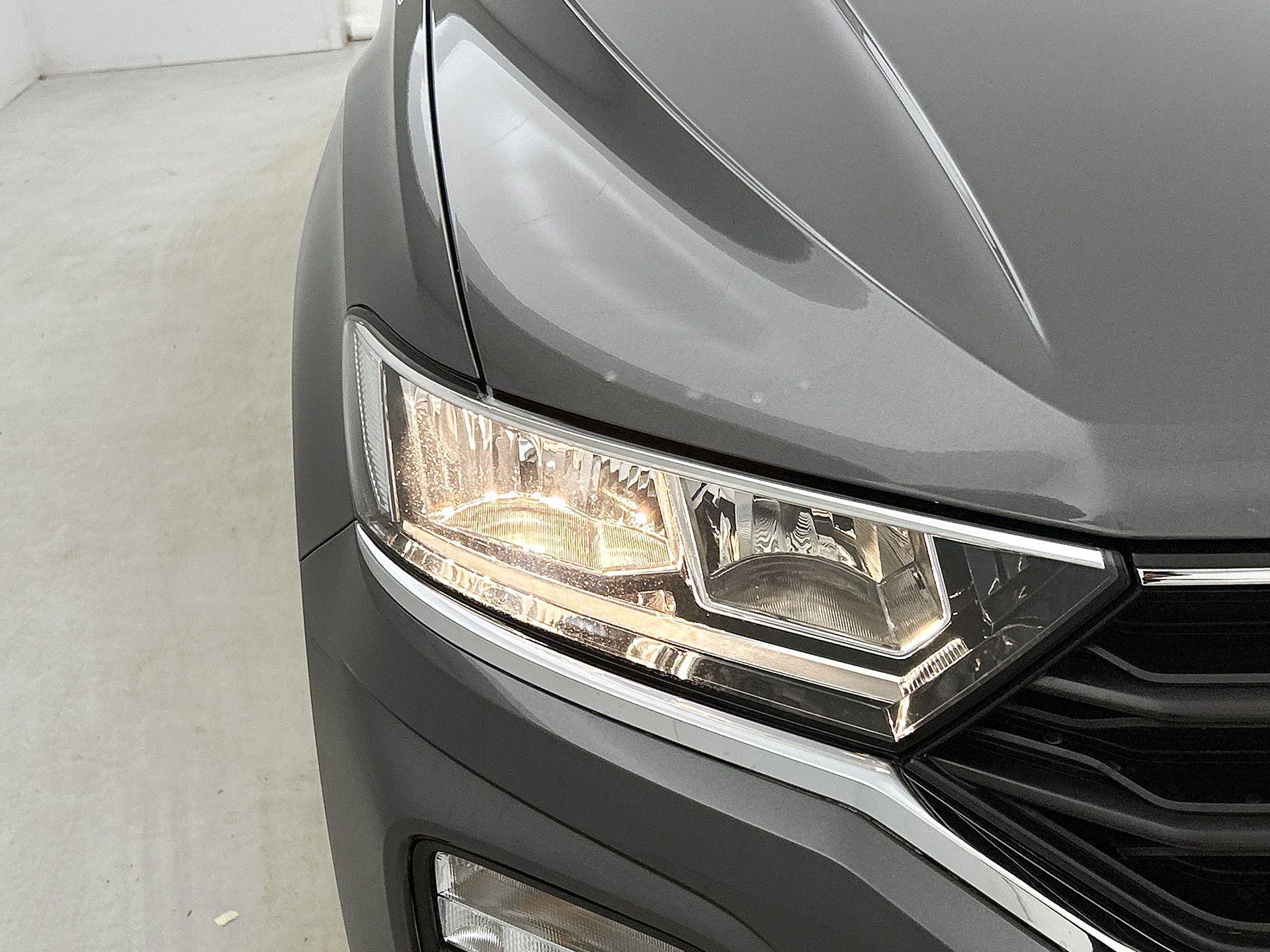Volkswagen-T-Roc-image-20