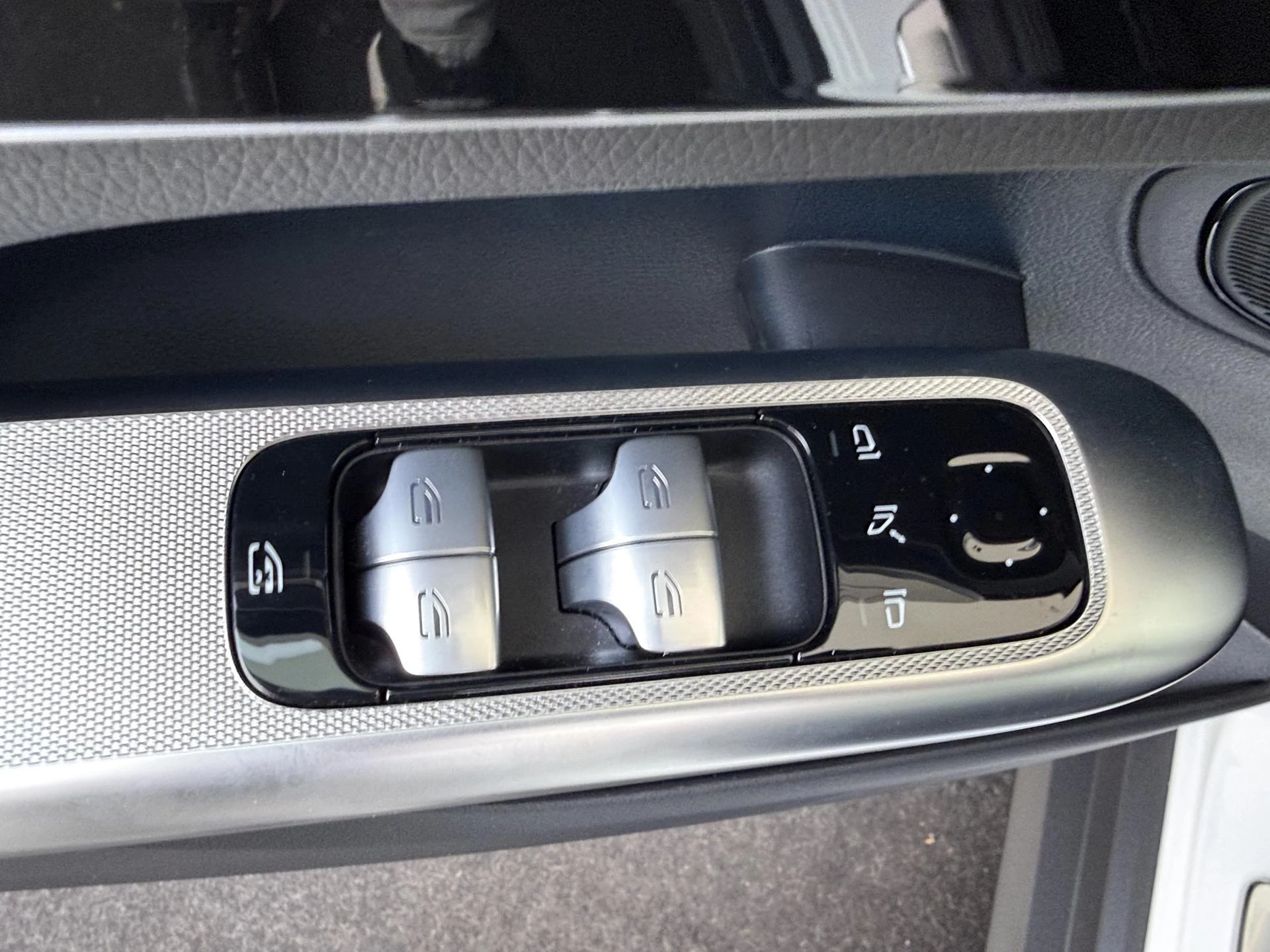 Mercedes-Benz GLC 300e 4MATIC Luxury Line