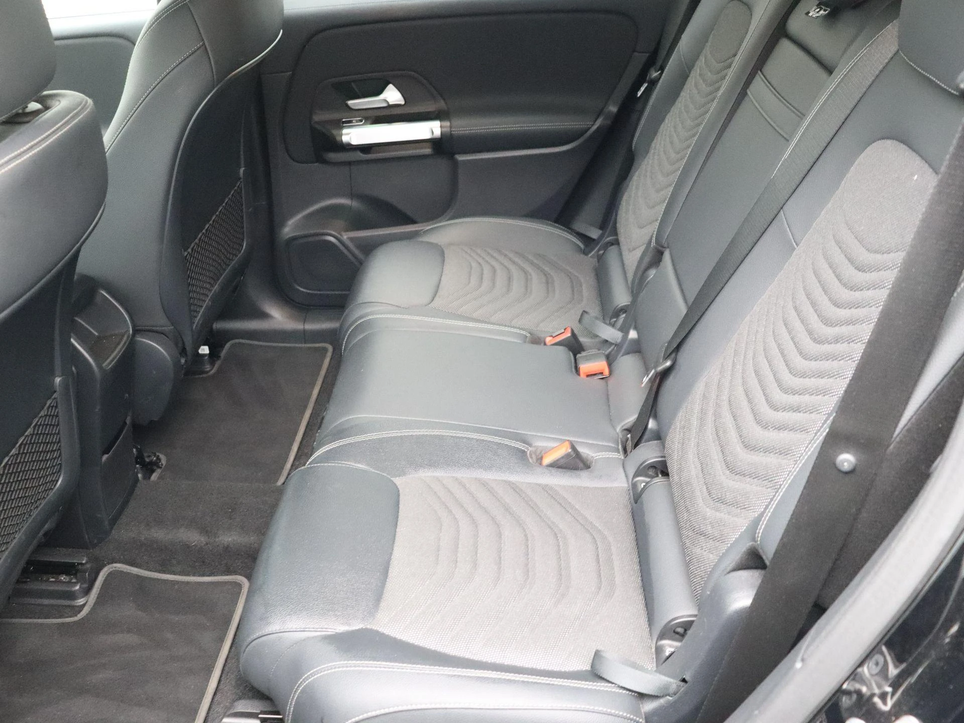 Mercedes-Benz EQB 250 Business Line