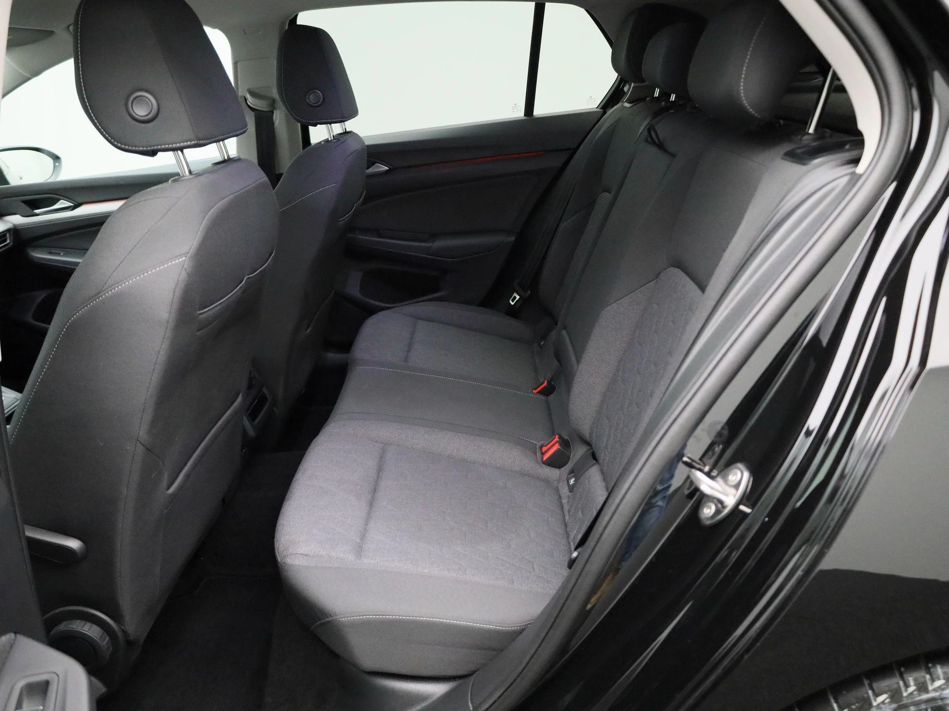 Volkswagen-Golf-image-9