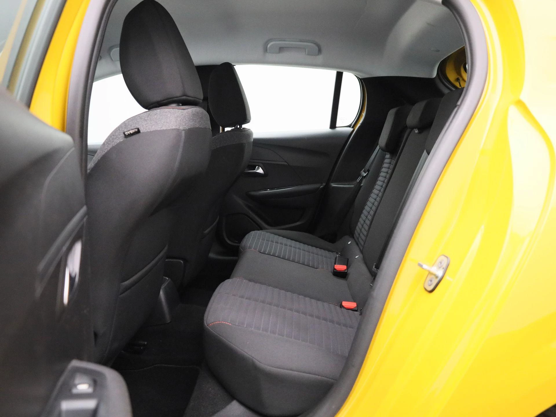 Peugeot-208-image-11