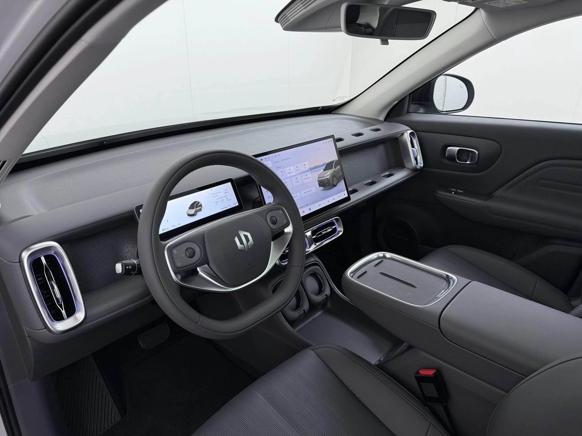 Leapmotor B10 Design Hybrid EV 18.8 kWh